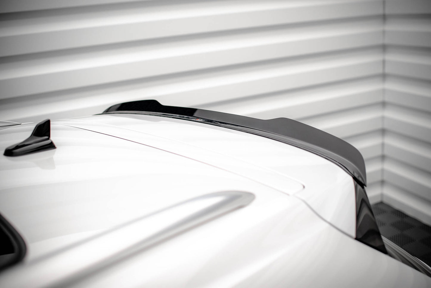 Spoiler cap volkswagen touareg r-line mk3