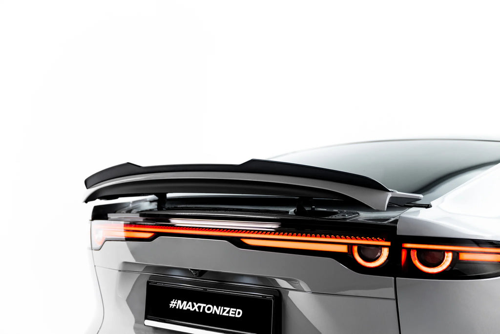 Spoiler cap suitable for mazda 6e mk1