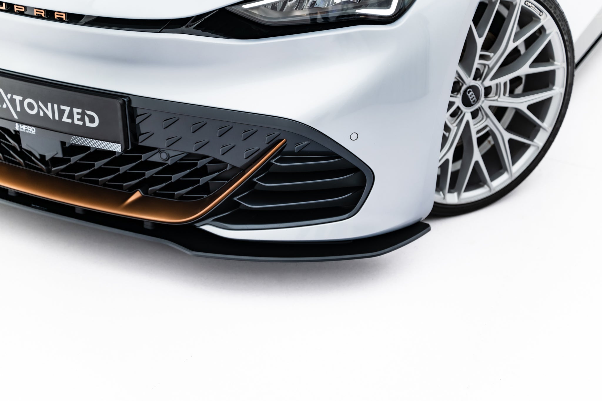 Street Pro etusplitteri Cupra Born mk1