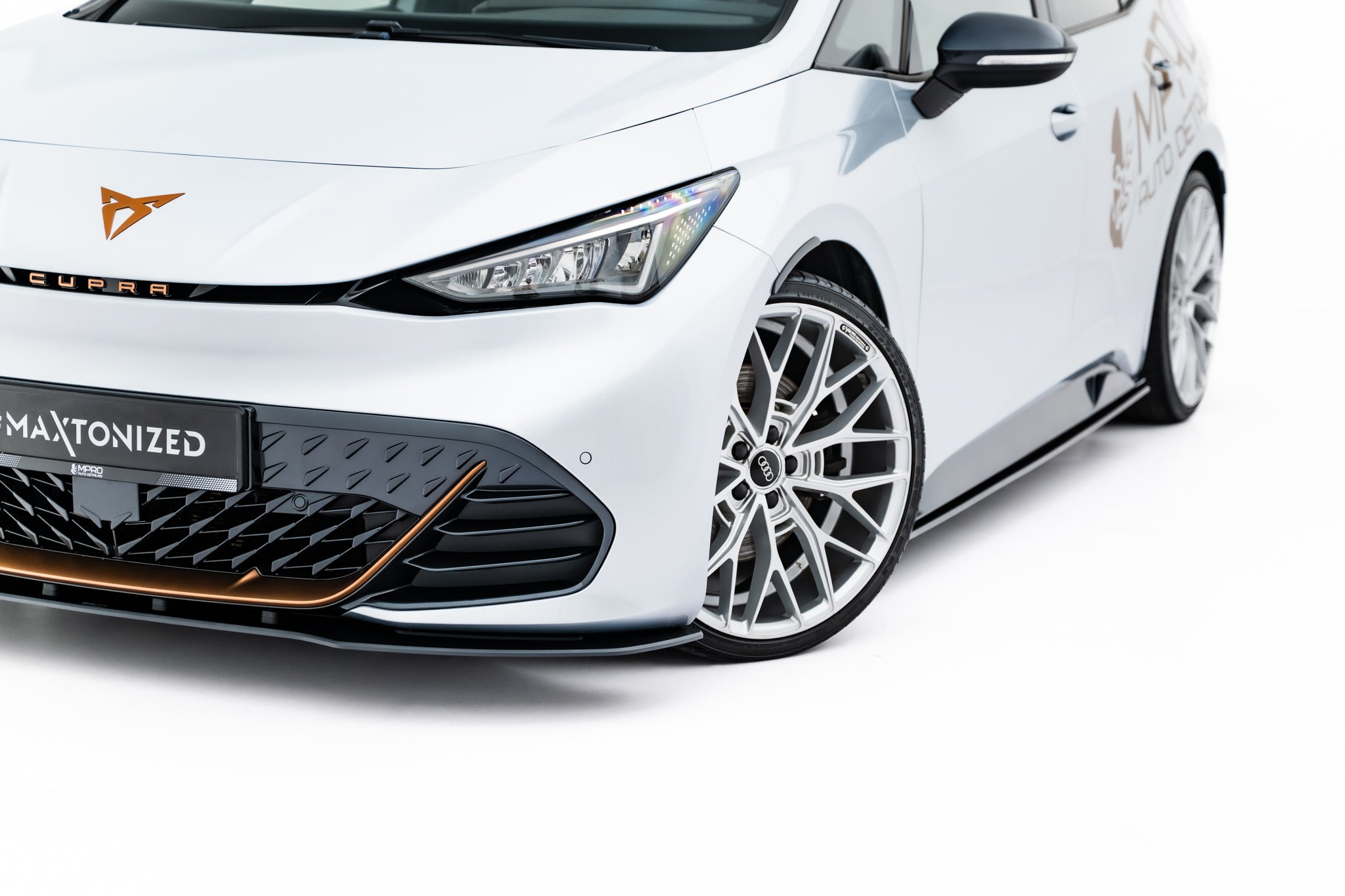 Street Pro etusplitteri Cupra Born mk1