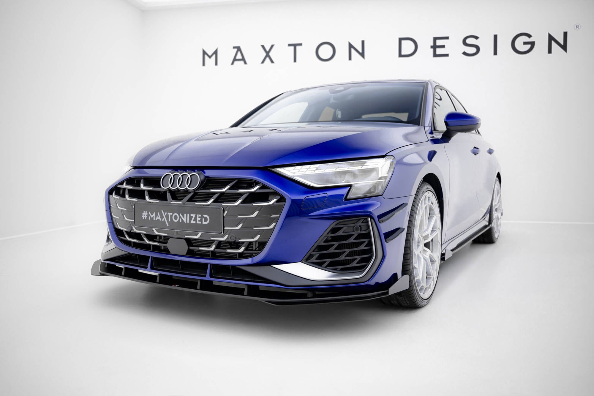Street Pro Front Splitter + flapper Audi A3 S-Line sedan / S3 siden 8y ansigtsløftning