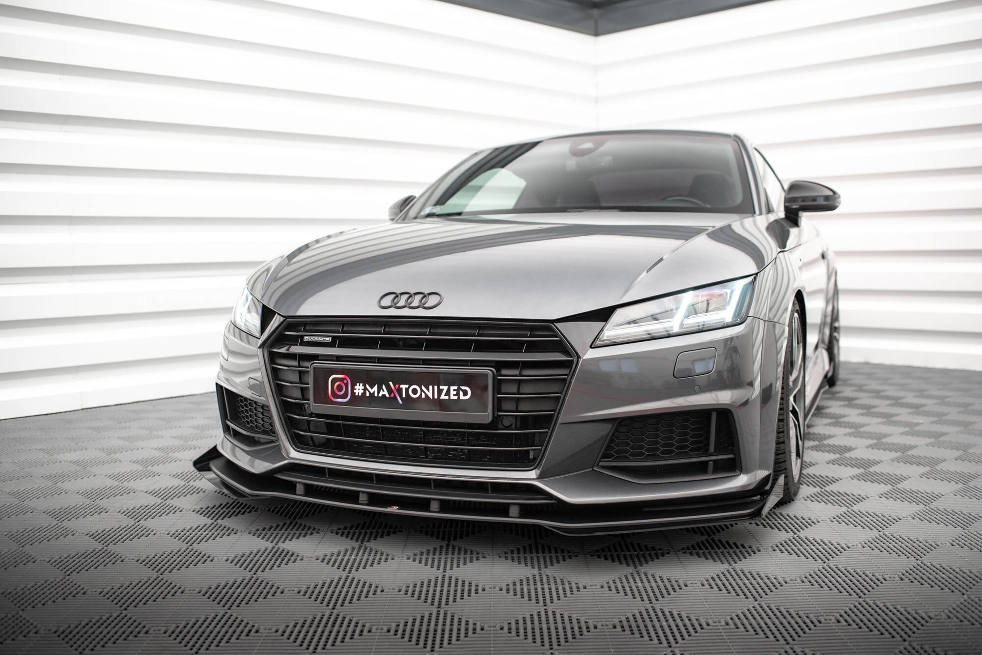 Street Pro Front Splits + Flaps Audi TT S / S-Line 8s