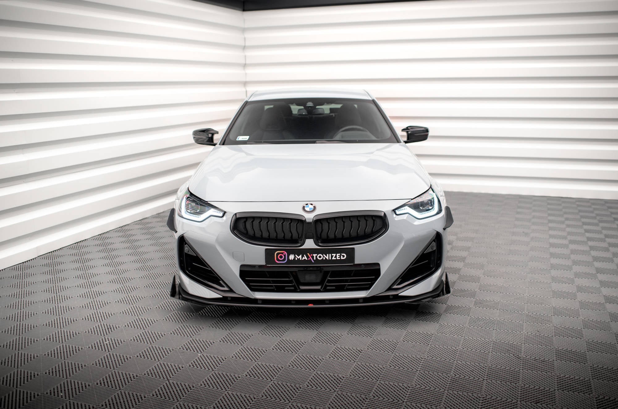 Street Pro etu-istukki + leikkaukset BMW 2 Coupe M-Pakka / M240i G42