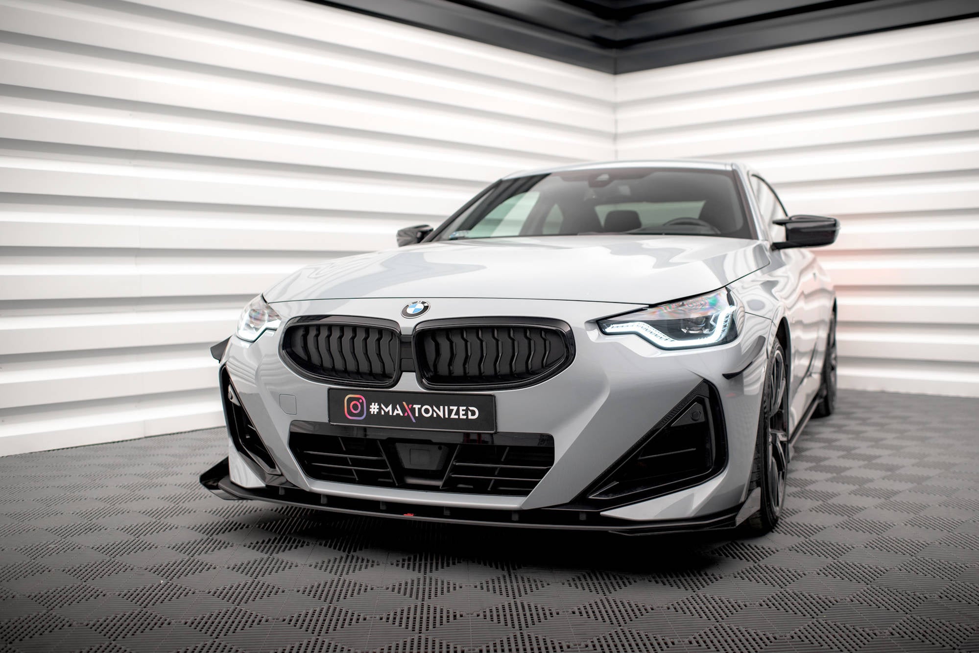 Street Pro etu-istukki + leikkaukset BMW 2 Coupe M-Pakka / M240i G42