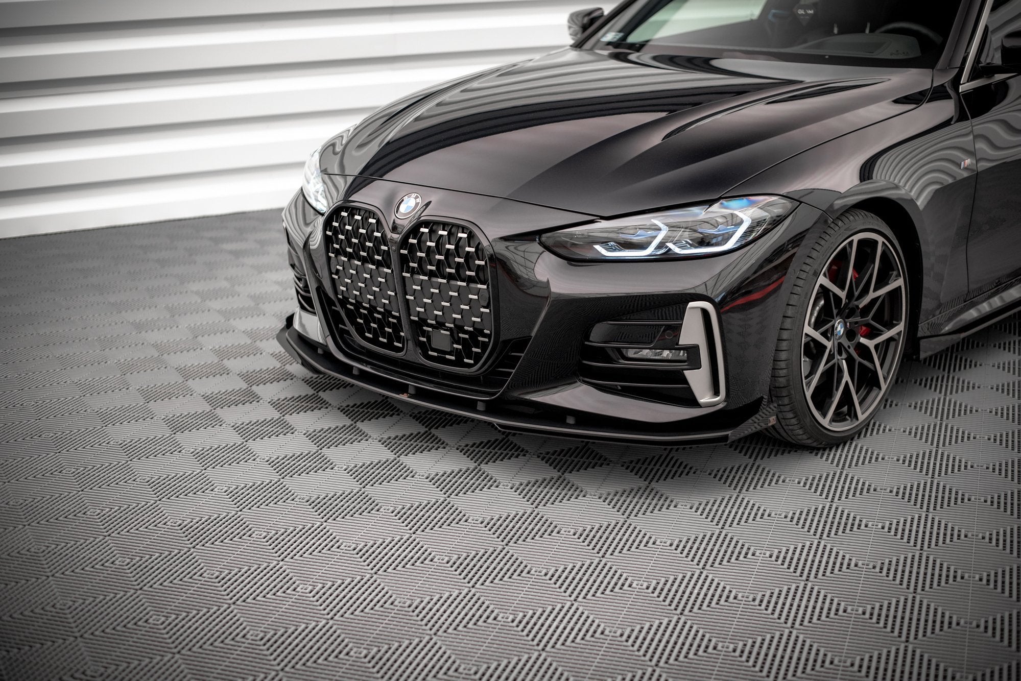 Street Pro Front Splits + flapper BMW 4 M-Pack / M440i G22 / G23 / G22 Facelift / G23 Facelift