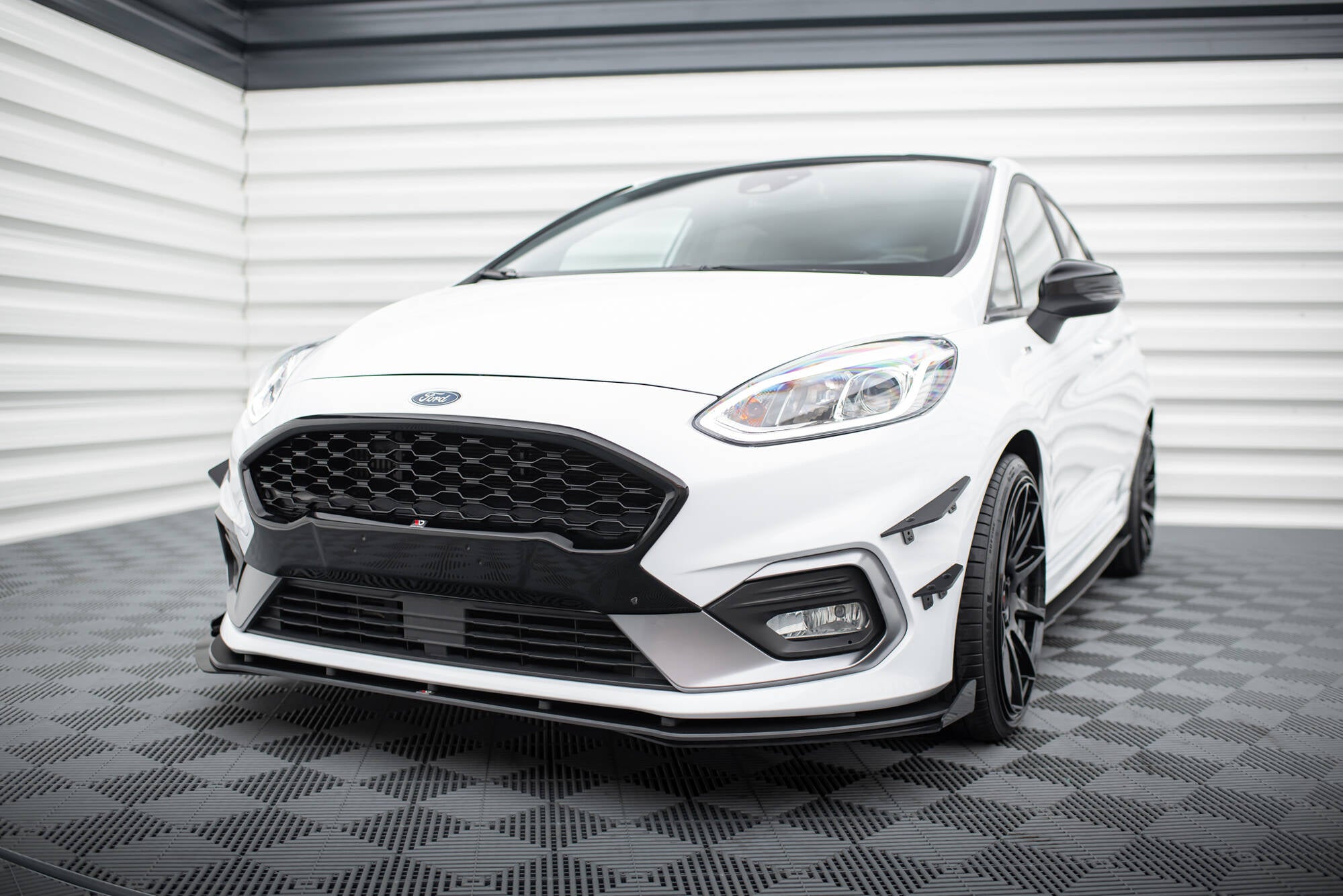 Street Pro Front Splits + flapper Ford Fiesta MK8 ST / ST-Line