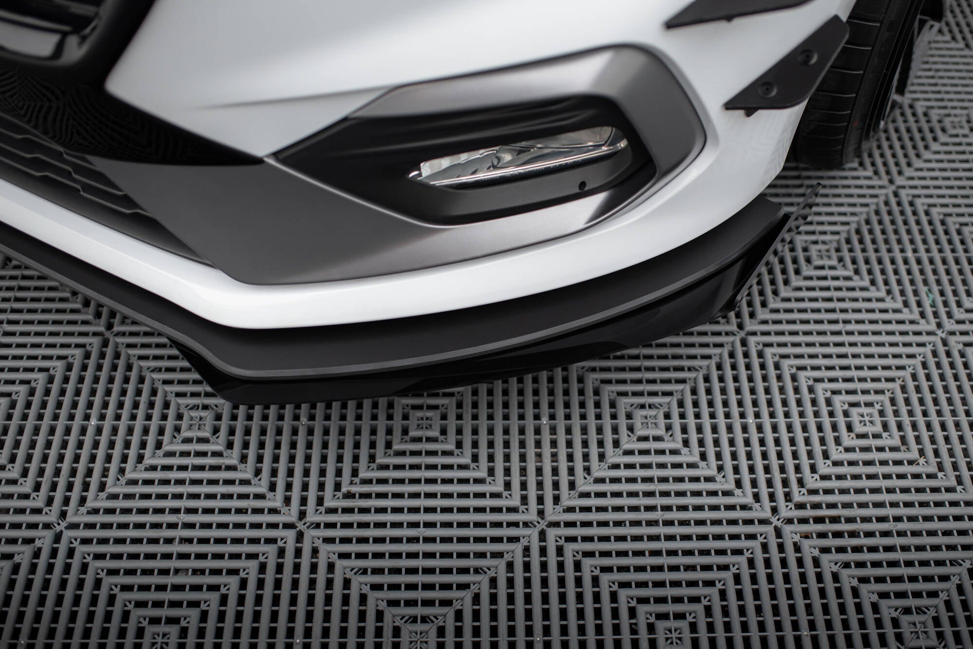 Street Pro Front Splits + flapper Ford Fiesta MK8 ST / ST-Line