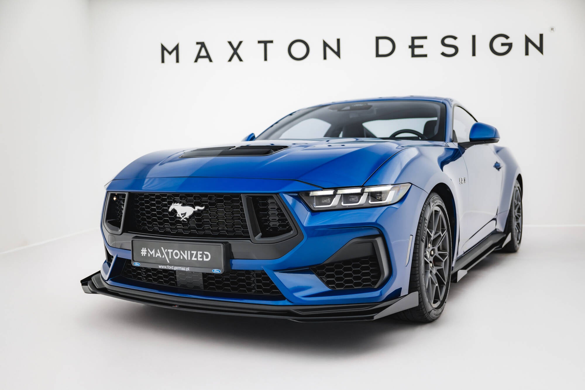 Street Pro Front Splits + Flaps Ford Mustang GT MK7