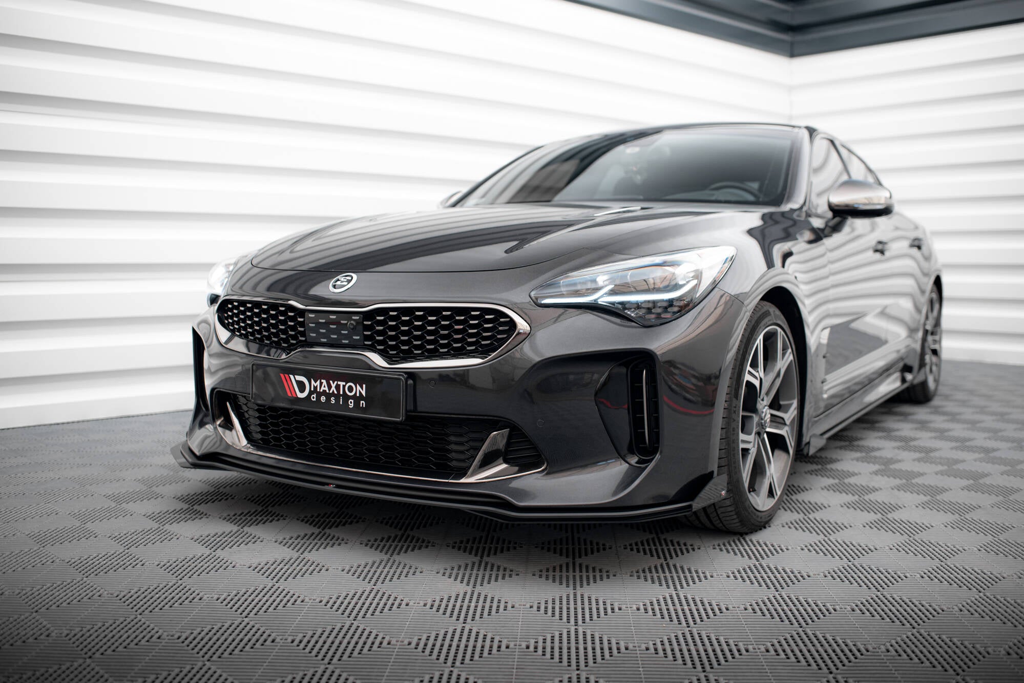 Street pro front splitter + flaps kia stinger gt / gt-line / standard mk1