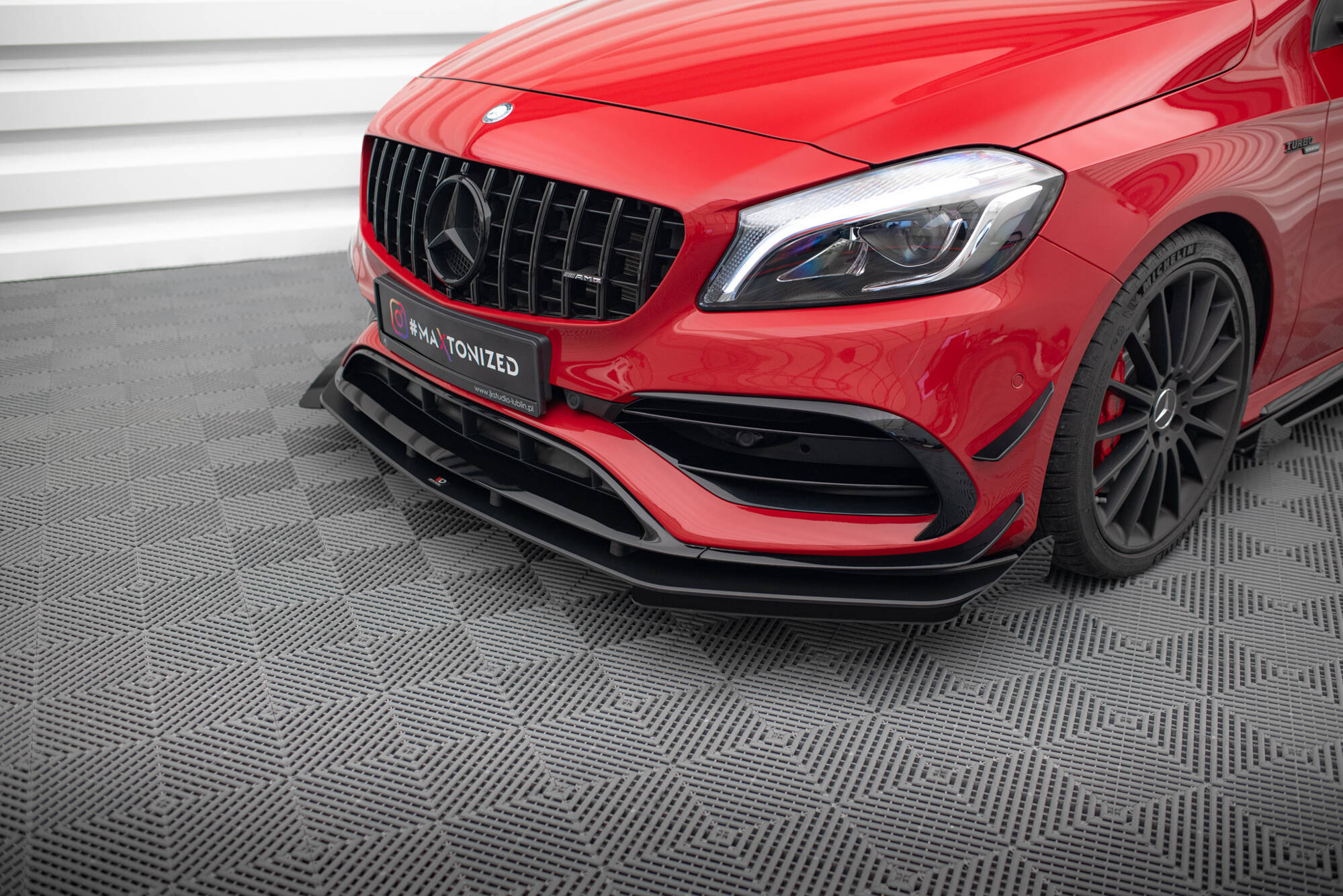 Street pro front splitter + flaps mercedes-benz a 45 amg aero w176 facelift