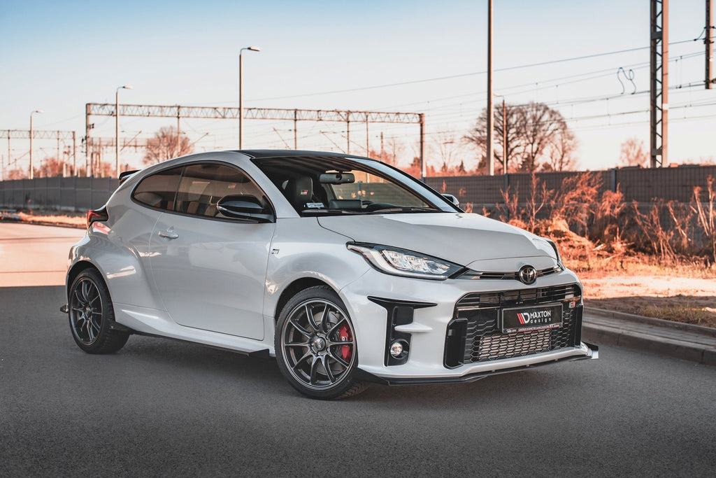 Street pro etujakaja + läpät toyota gr yaris mk4