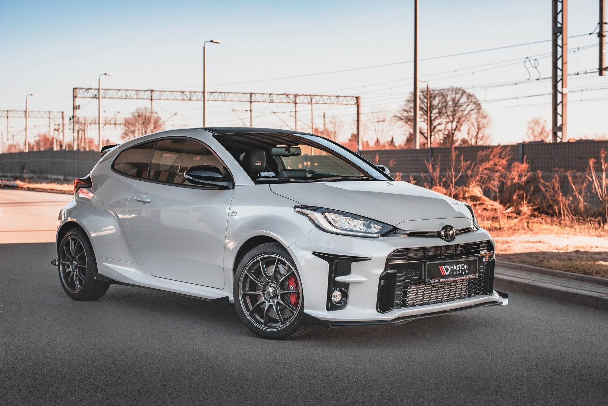 Street pro etujakaja + läpät toyota gr yaris mk4