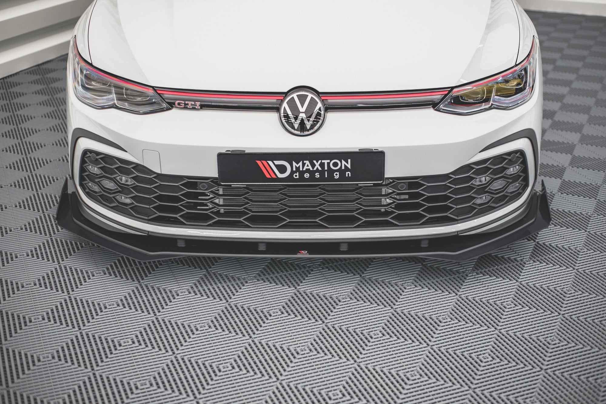 Street pro front splitter + flaps volkswagen golf gti / gte / gtd / r-line mk8