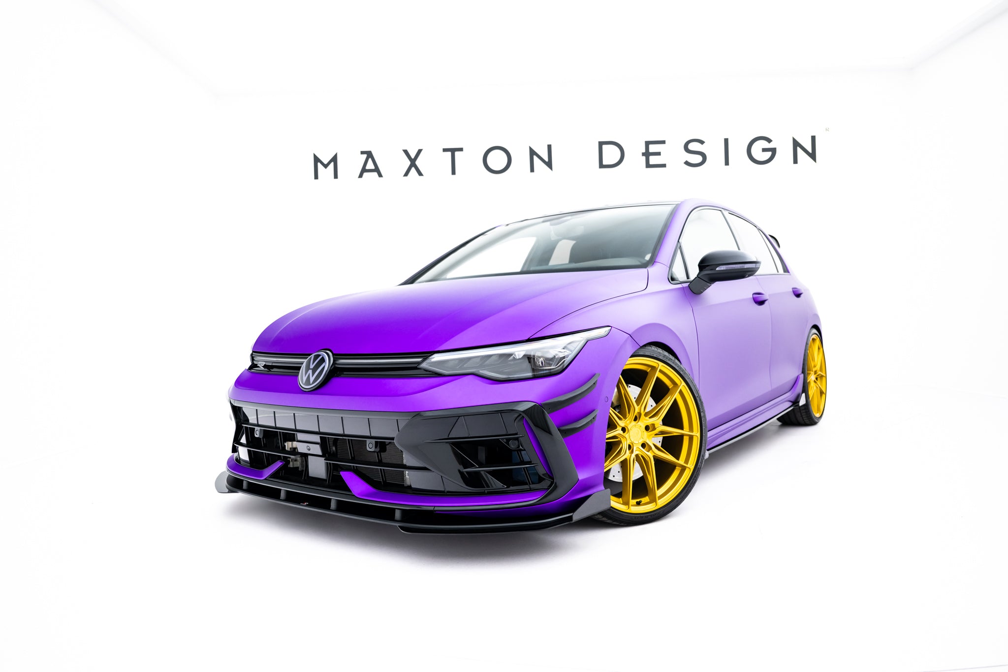 Street Pro etusplitteri + läpät Volkswagen Golf R mk8 facelift