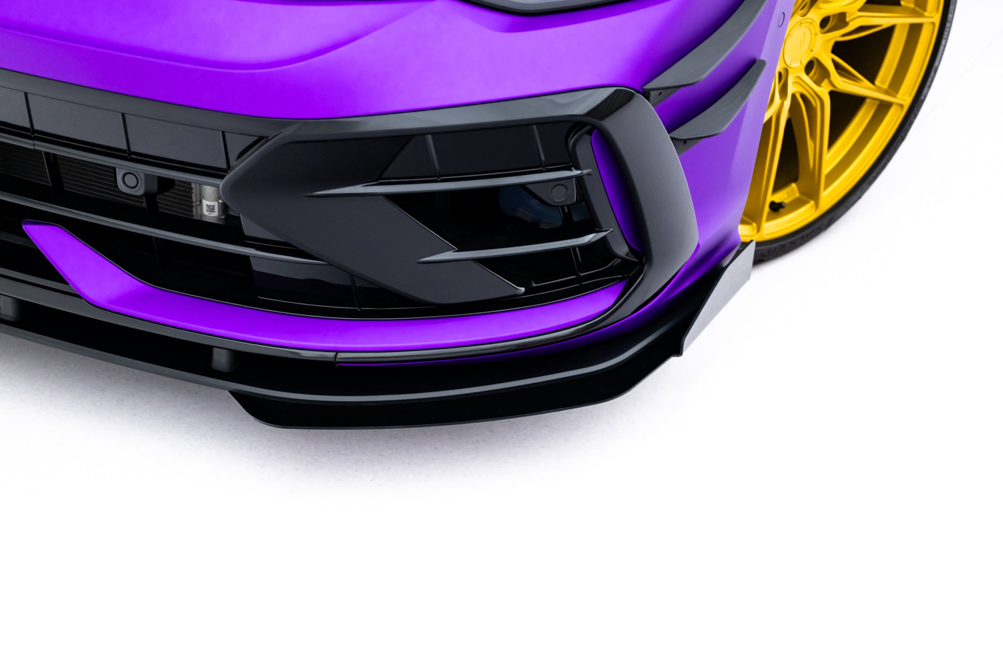 Street Pro etusplitteri + läpät Volkswagen Golf R mk8 facelift