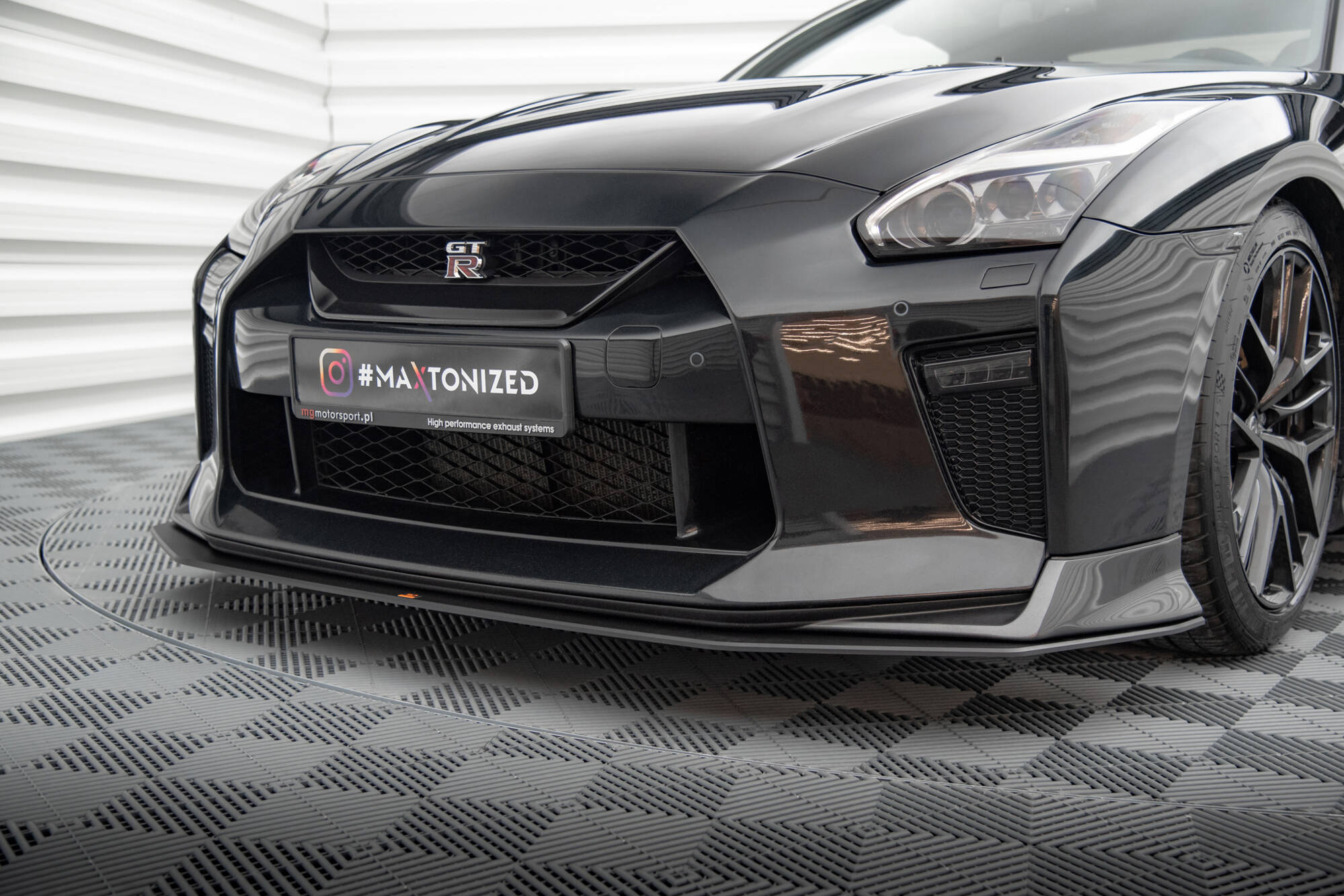 Street pro front splitter nissan gtr r35 facelift