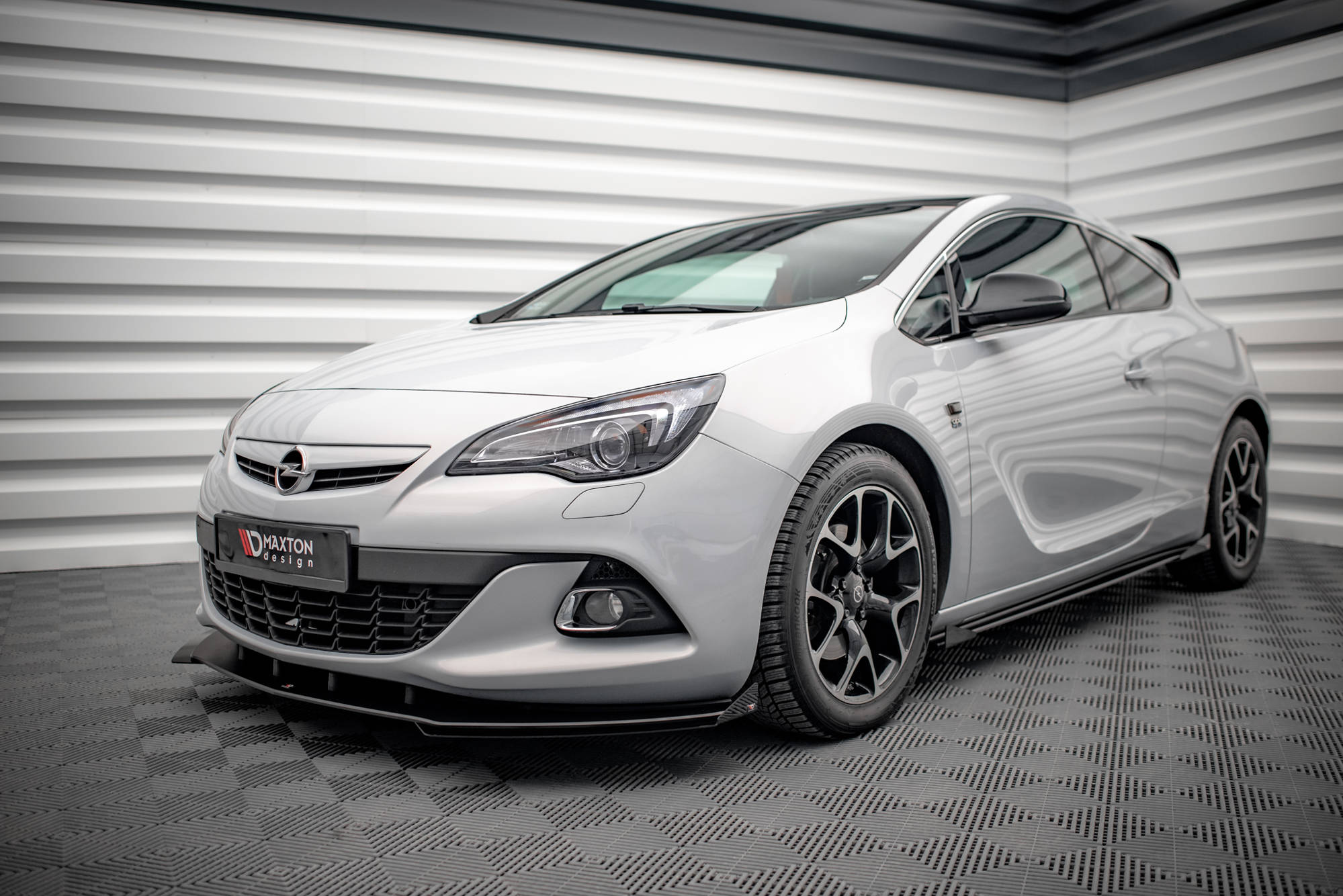 Street Pro Front Splitter V.1 + Flaps Opel Astra GTC OPC-Line J