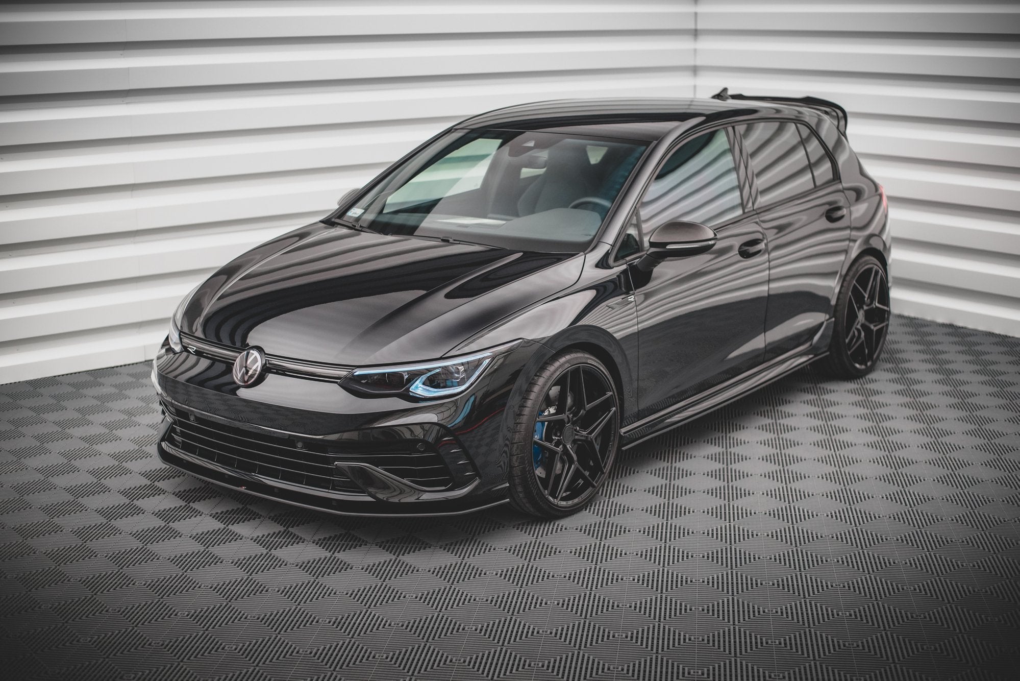 Street Pro Front Splitter Volkswagen Golf R MK8