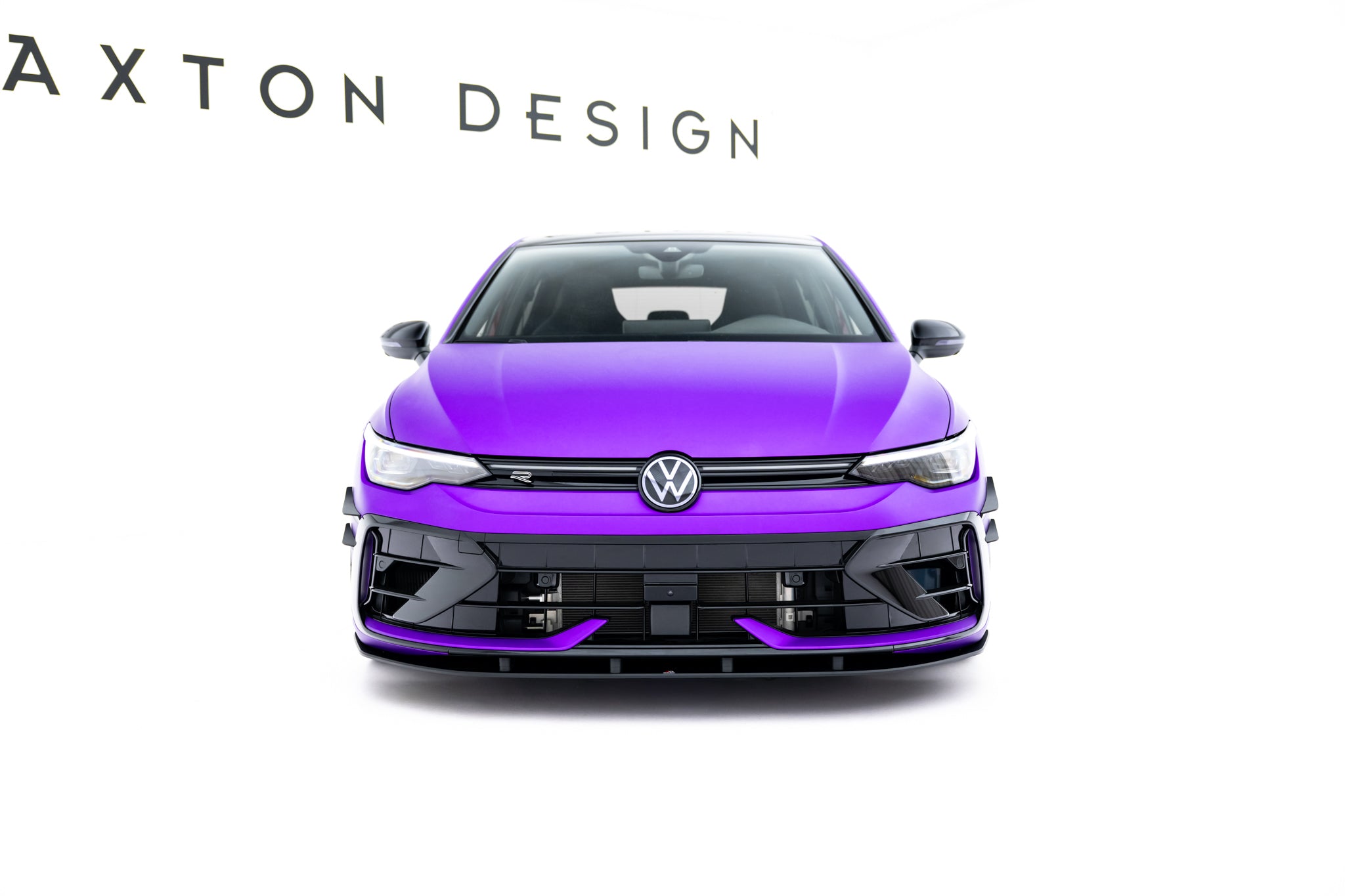 Street Pro -etuspoileri Volkswagen Golf R mk8 faceliftissä