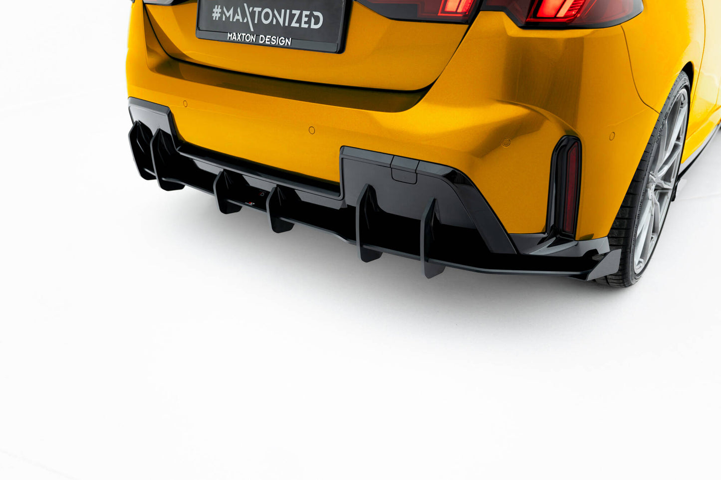 Street Pro Rear Diffuse + Flaps BMW 1 M-Pack F70