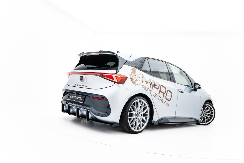 Street Pro takadiffuusori + läpät Cupra Born mk1:lle