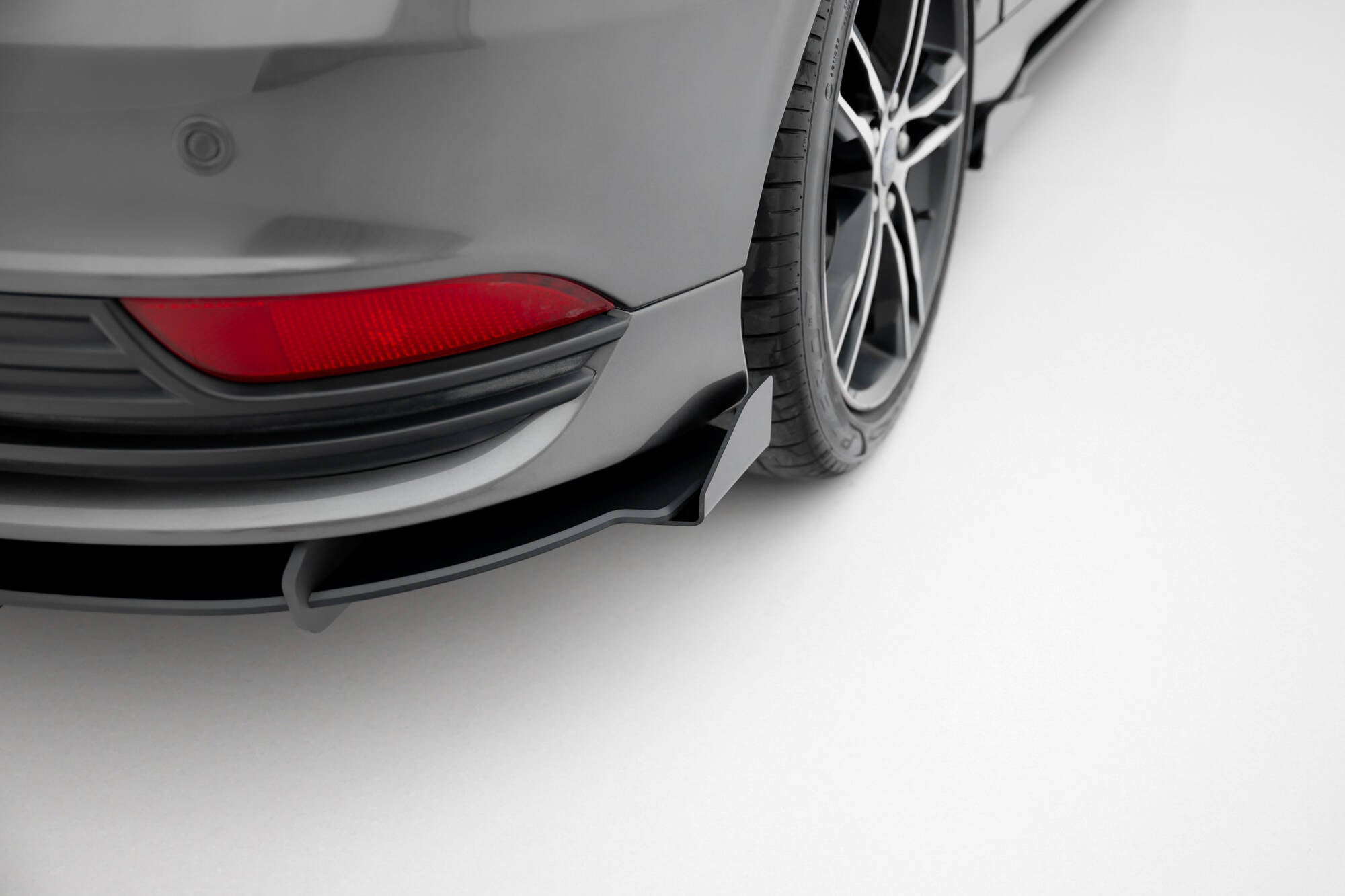 Street pro rear diffuser + flaps ford focus st mk3 facelift
