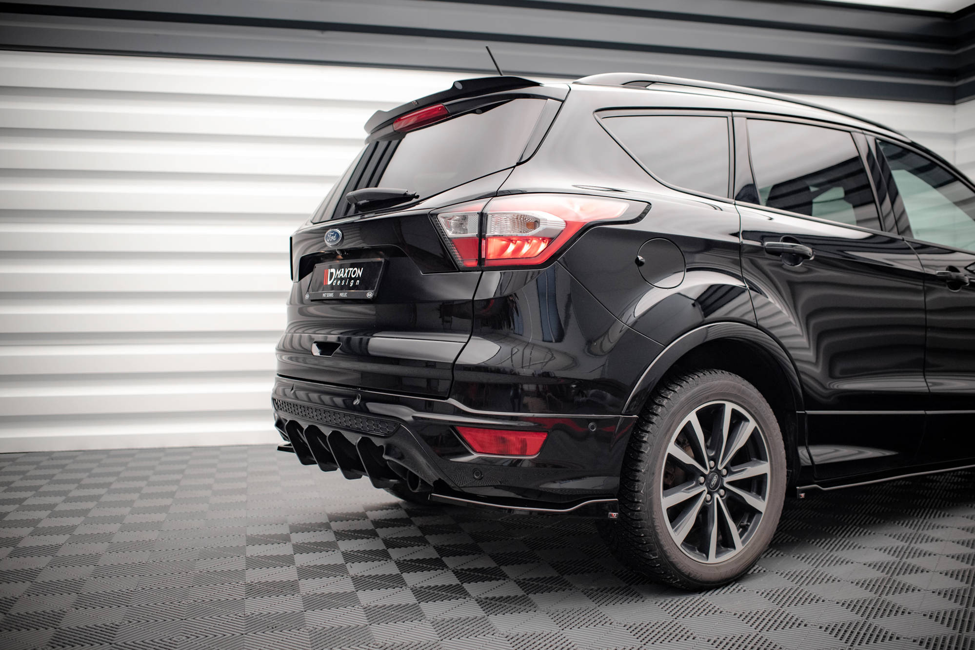 Street Pro takadiffuusori Ford Escape St-Line mk3