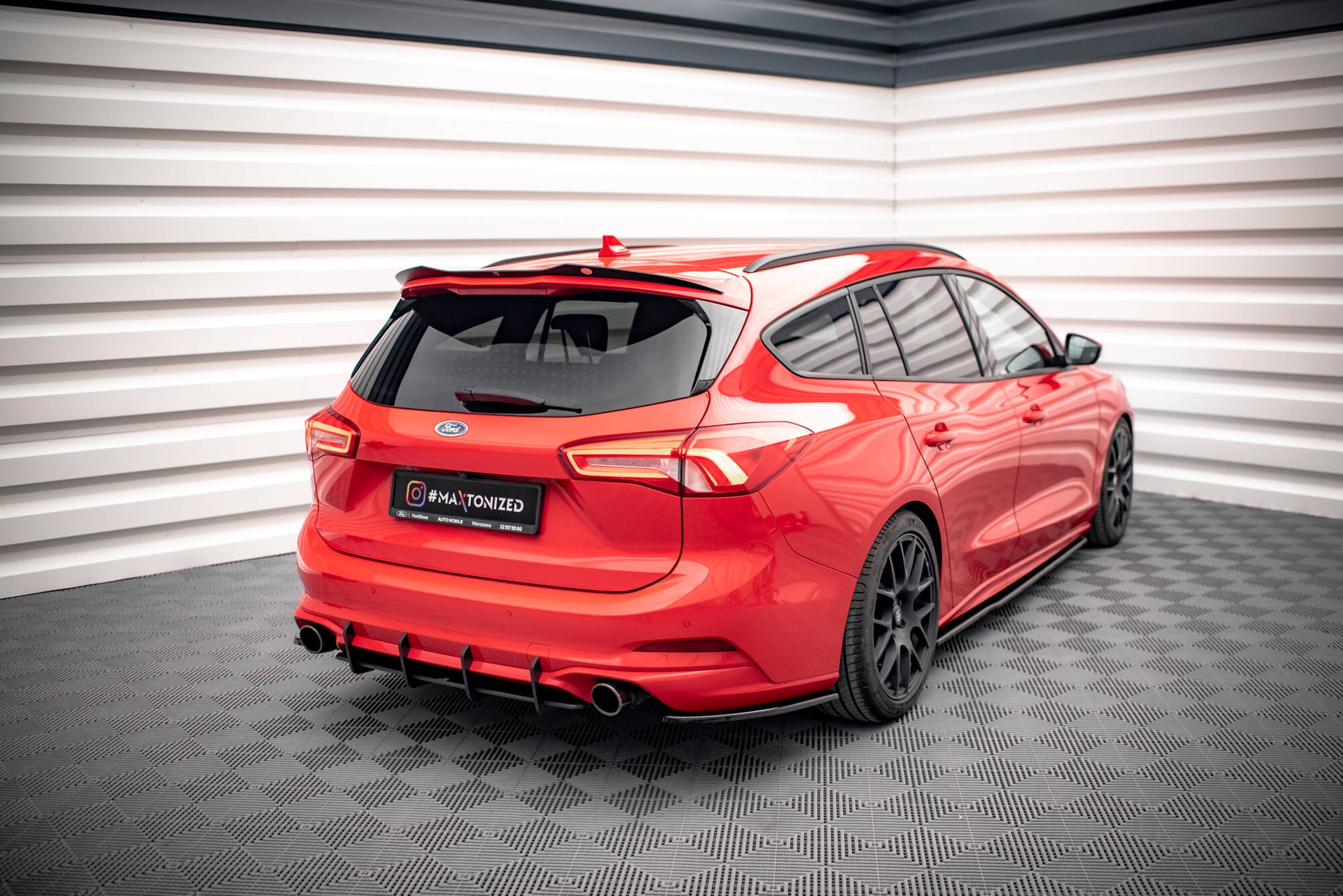 Street Pro takadiffuusori Ford Focus Estate ST mk4