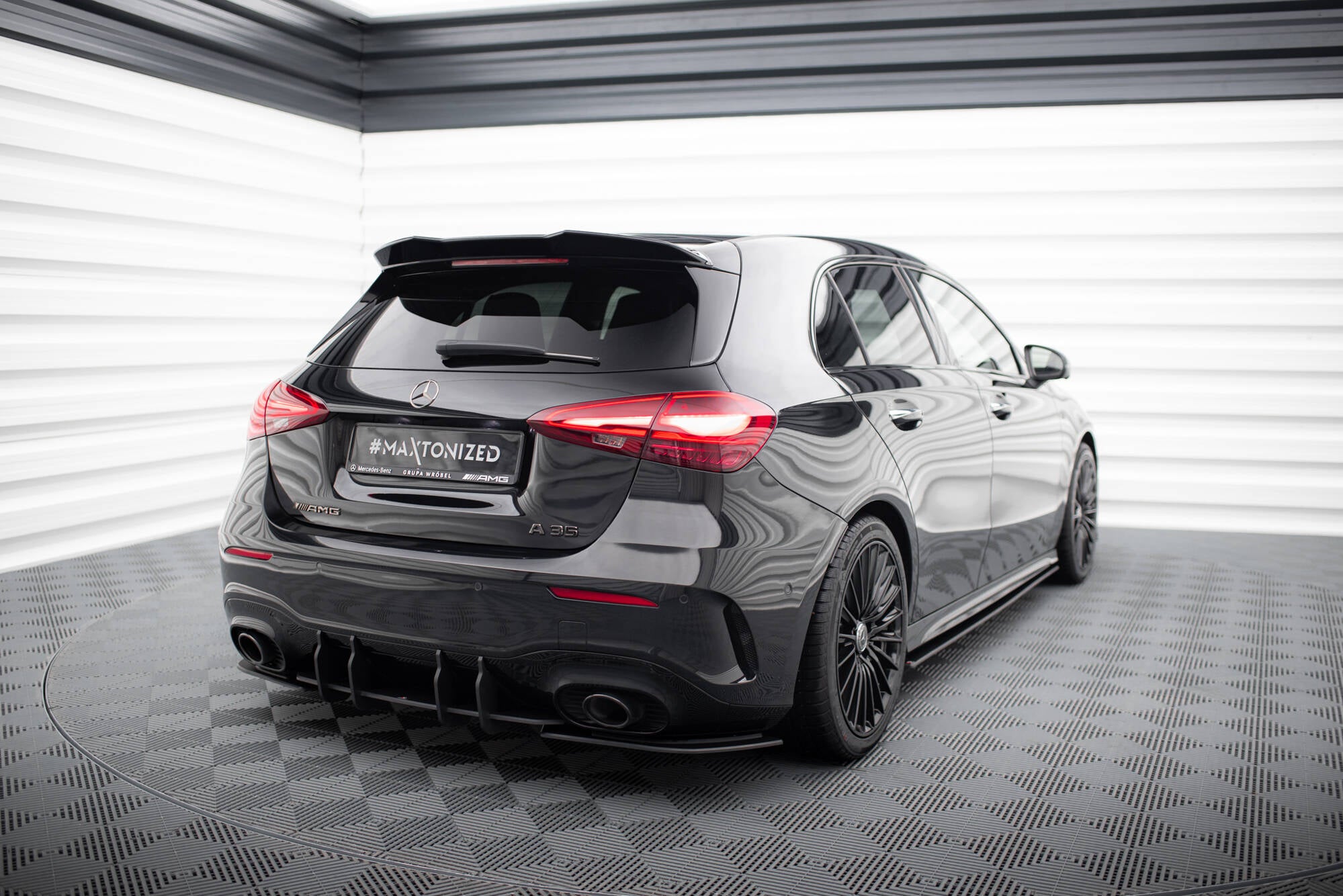Street pro rear diffuser mercedes-amg a35 hatchback w177