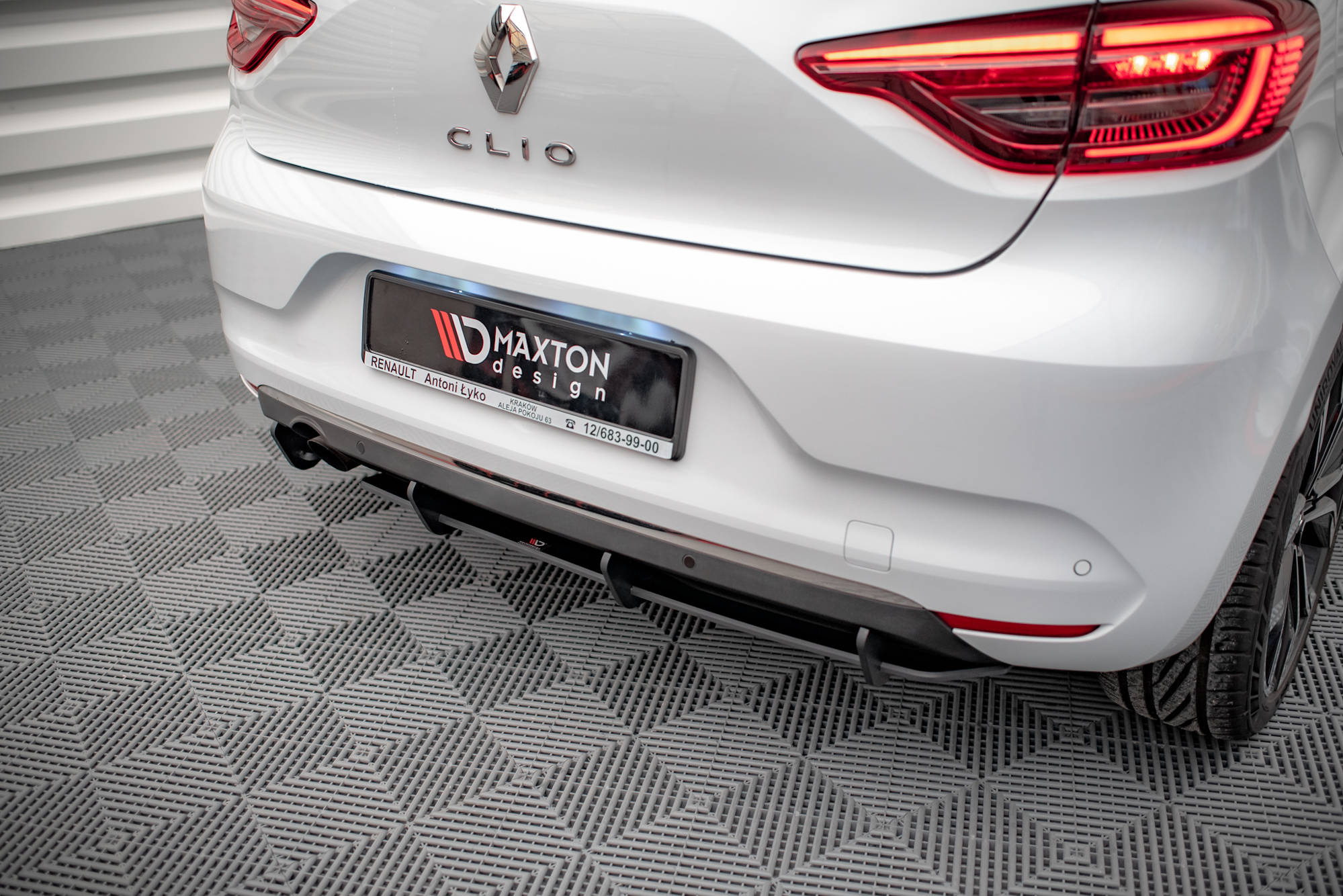 Street Pro -takadiffuusori Renault Clio mk5