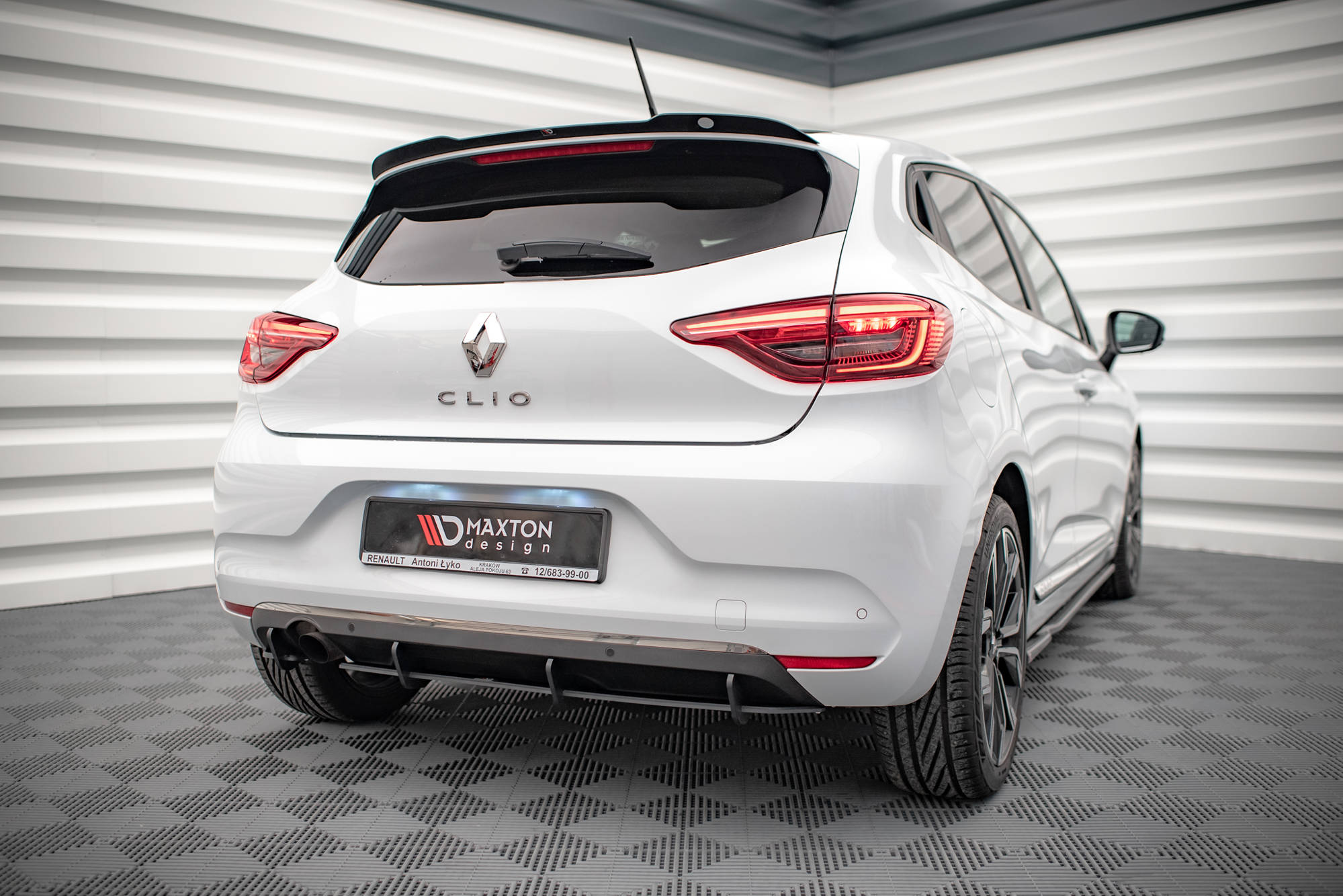 Street Pro -takadiffuusori Renault Clio mk5