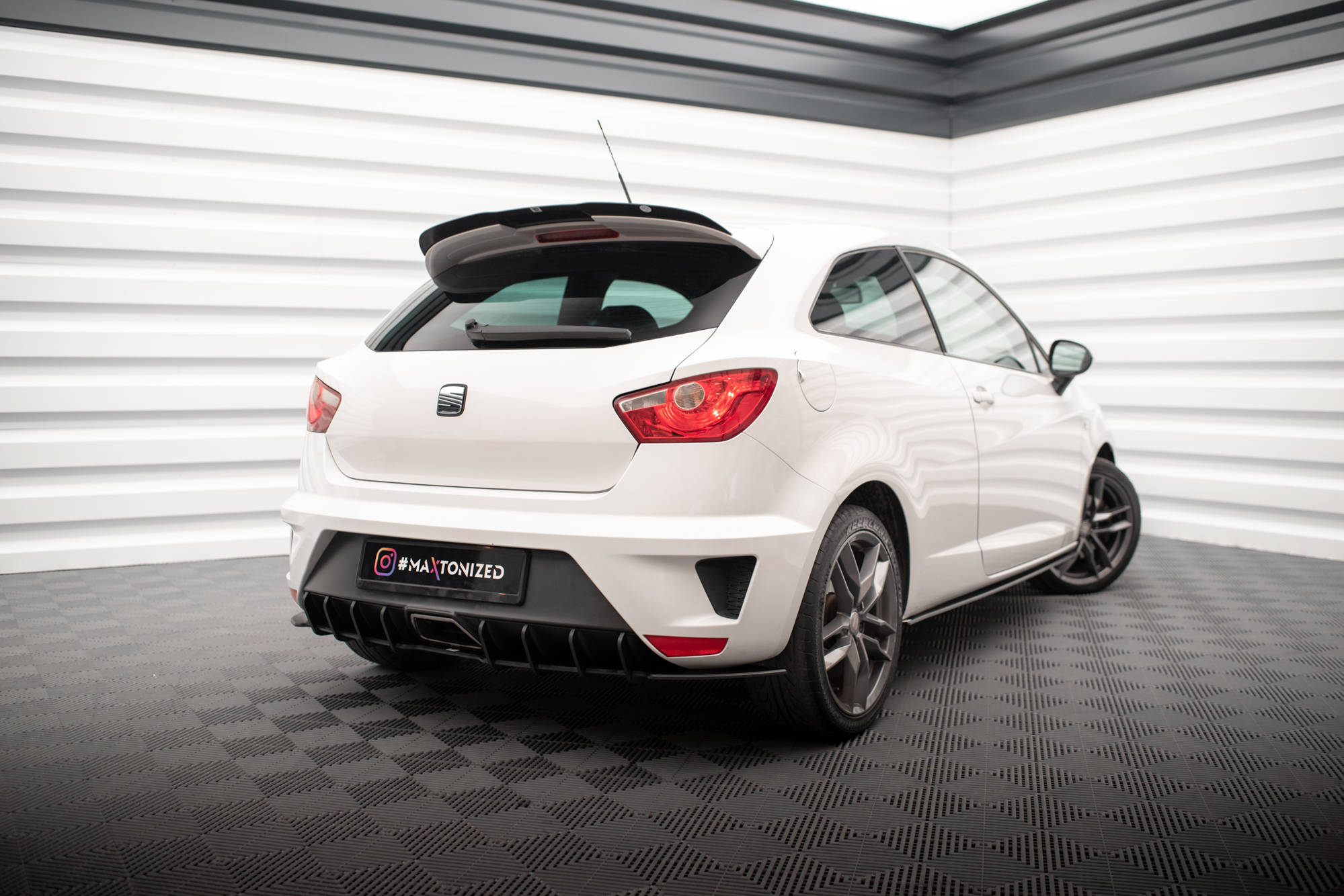 Street Pro TAKA -hajotin istuin Ibiza Cupra Sport Coupe Mk4