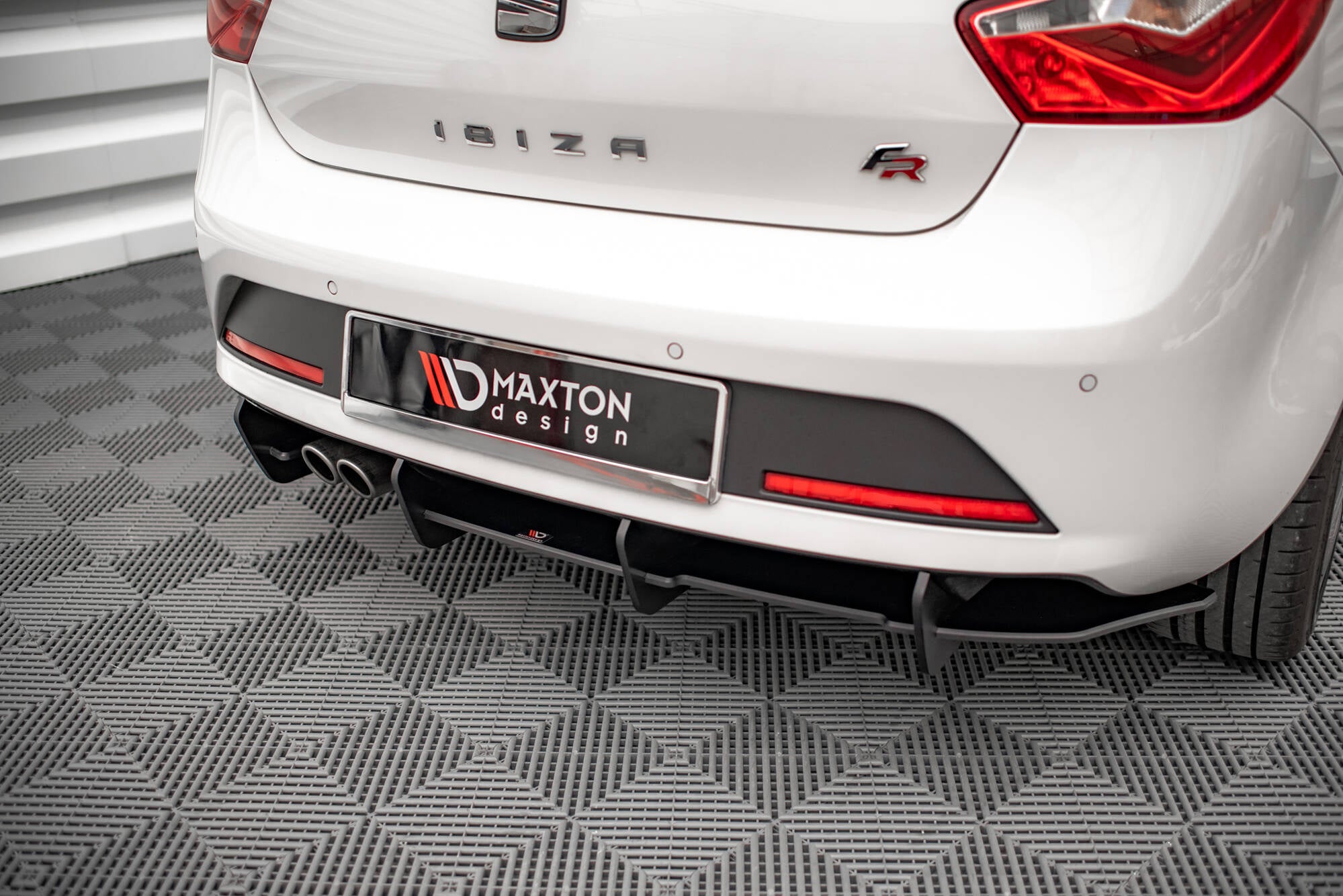 Street Pro takadiffuusori Seat Ibiza SC mk4 facelift -malliin