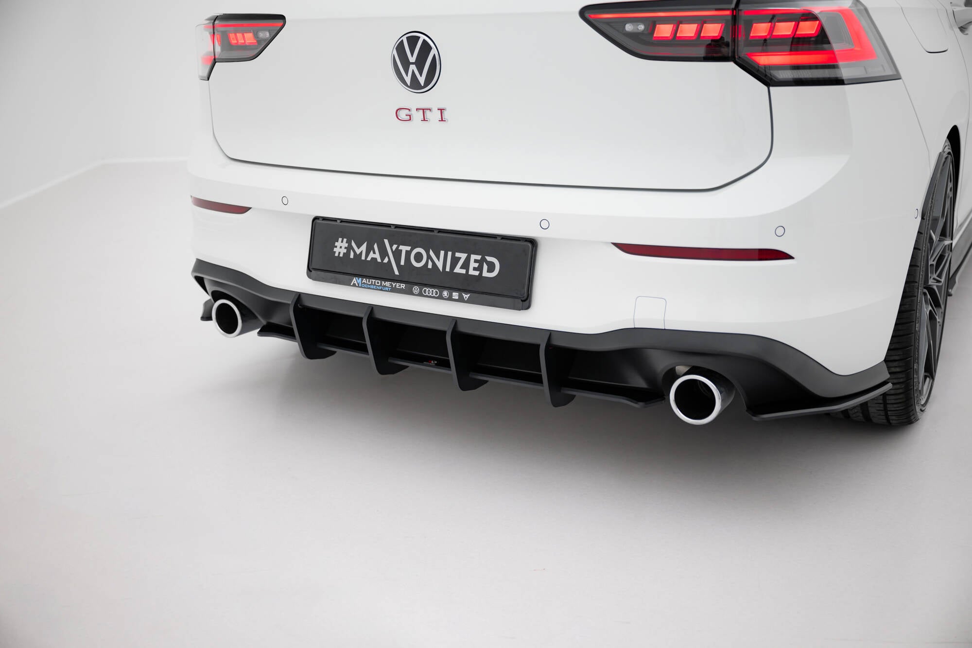 Street pro rear diffuser v.1 volkswagen golf gti mk8