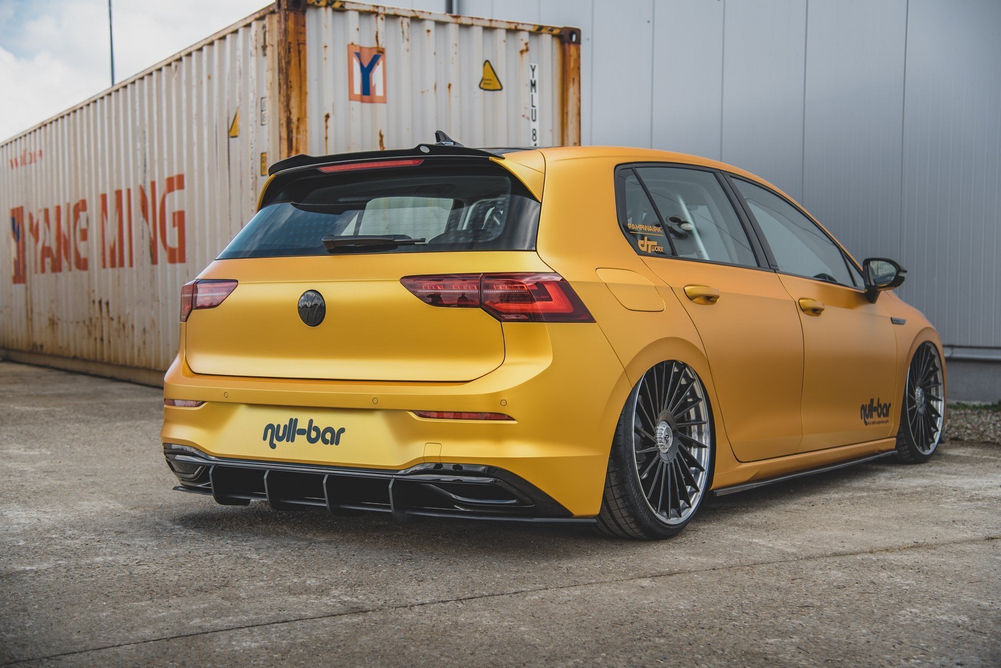 Street pro rear diffuser v.1 volkswagen golf hatchback mk8 / mk8 facelift