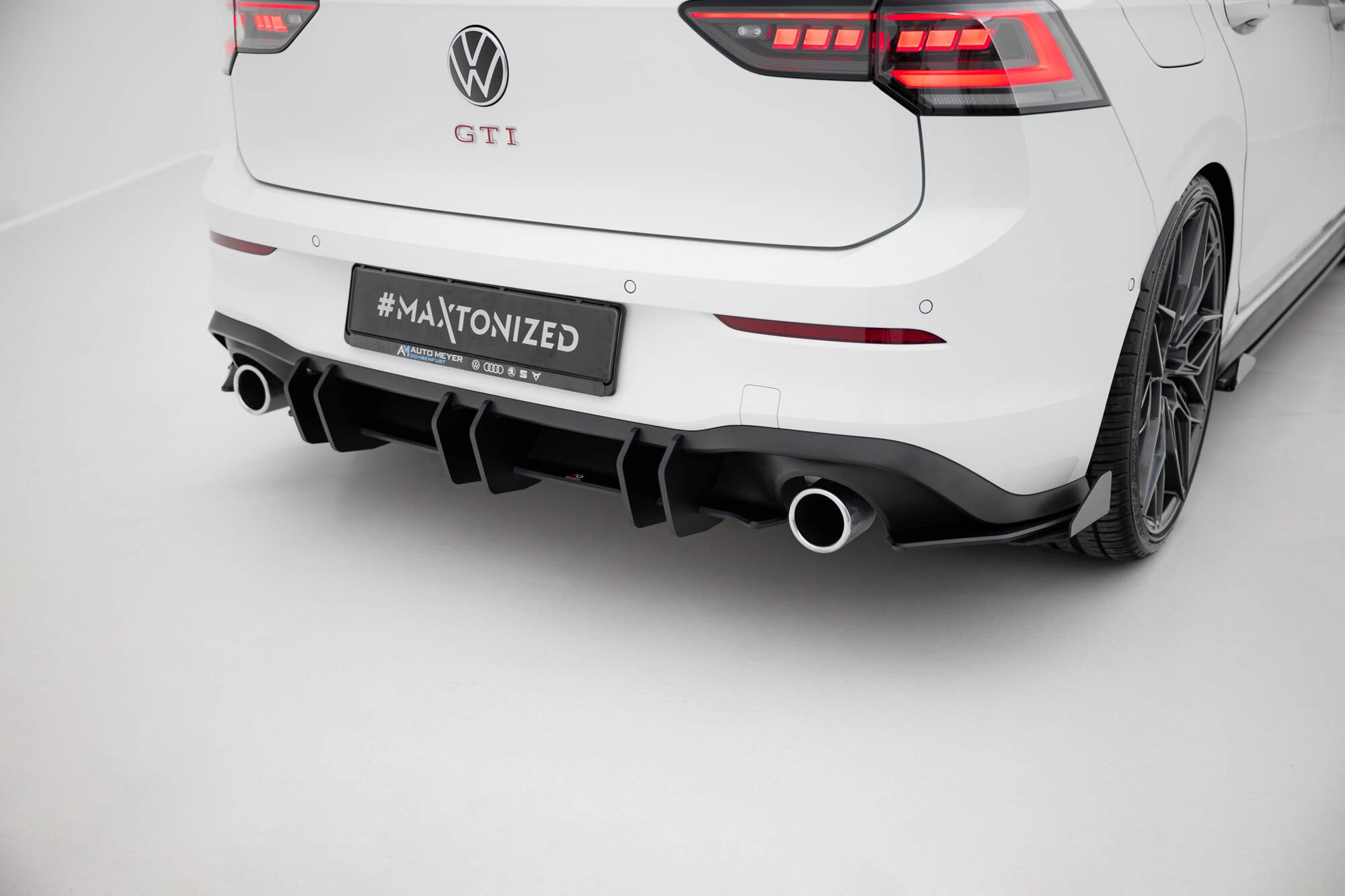 Street pro rear diffuser v.2 volkswagen golf gti mk8