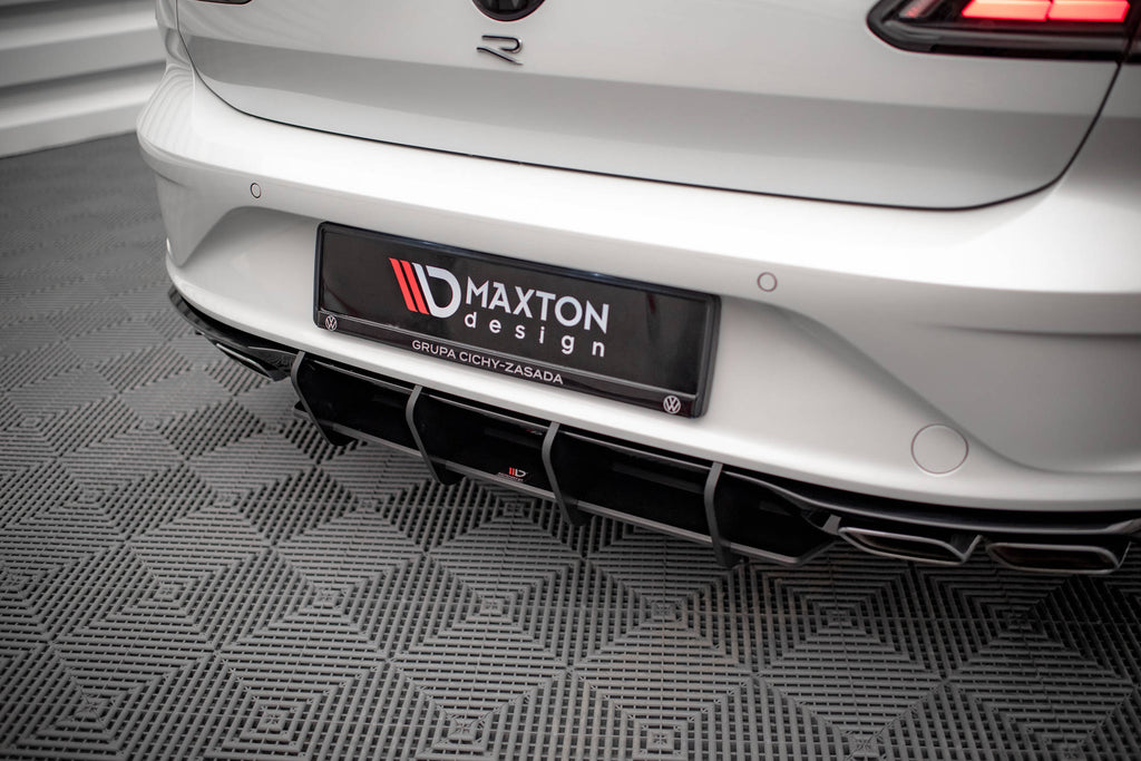 Street Pro takaosa hajaantuu Volkswagen Arteon R