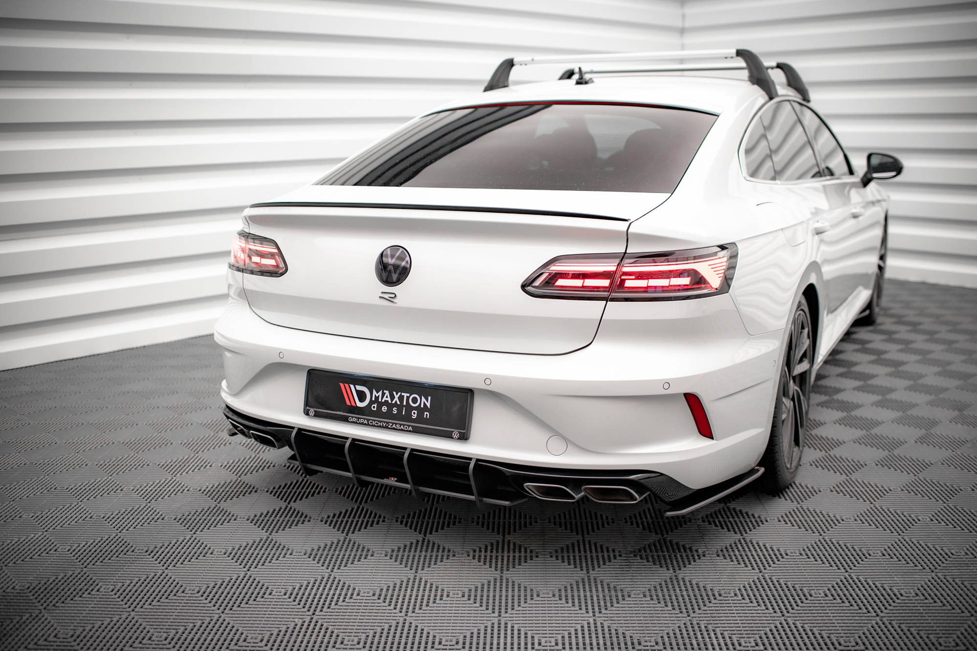 Street pro rear diffuser volkswagen arteon r sedan / shooting brake mk1 faceift