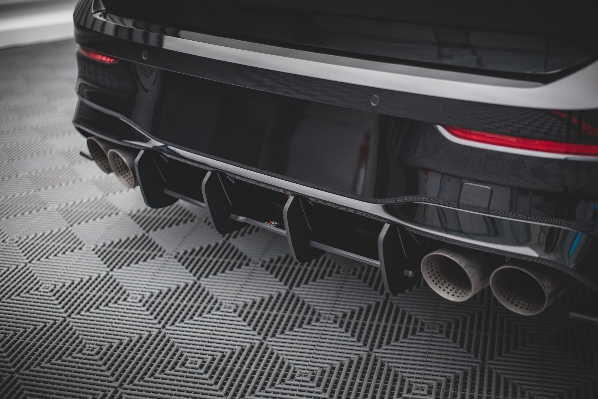 Street pro rear diffuser volkswagen golf r mk8