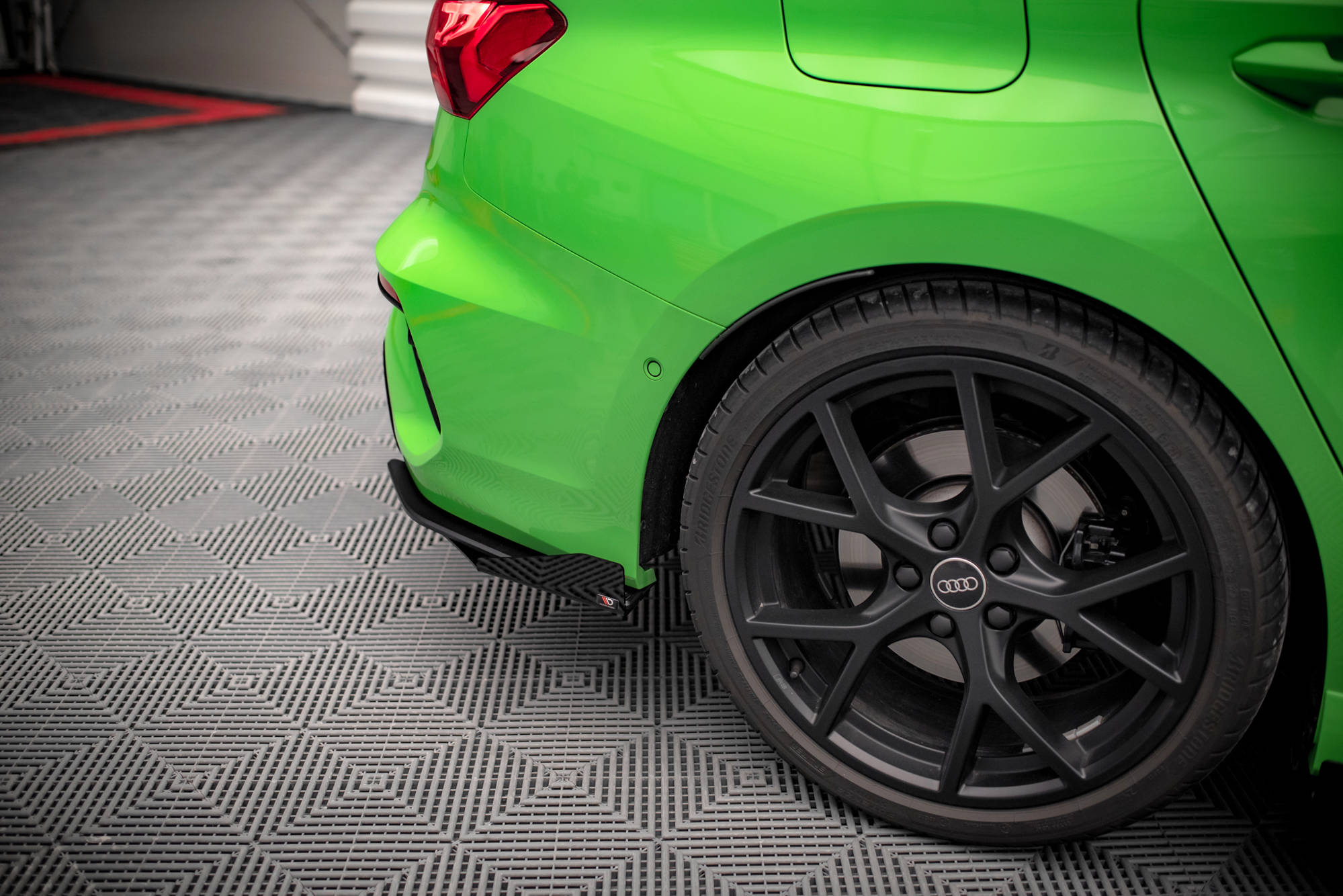 Street pro rear side splitters + flaps audi rs3 sedan 8y