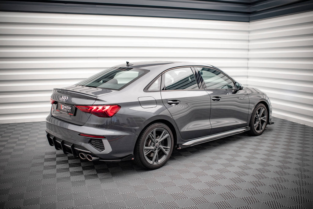 Street Pro TAKA -SIVUSTERIT + FLAMS Audi S3: n jälkeen 8y