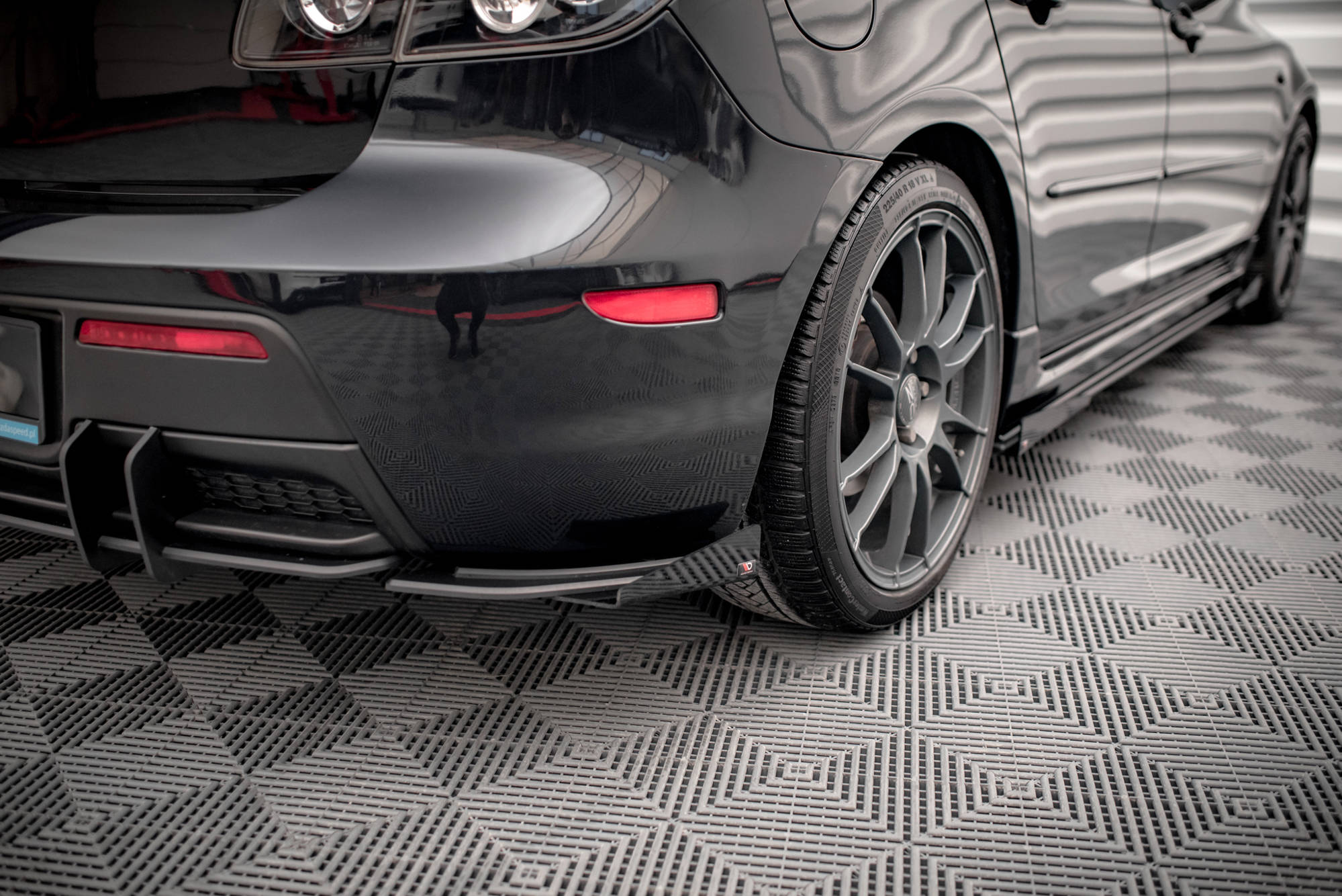 Street Pro TAKAISEKSI SIVUSTERIT + FLAMS MAZDA 3 MPS MK1 USSPEC -versio