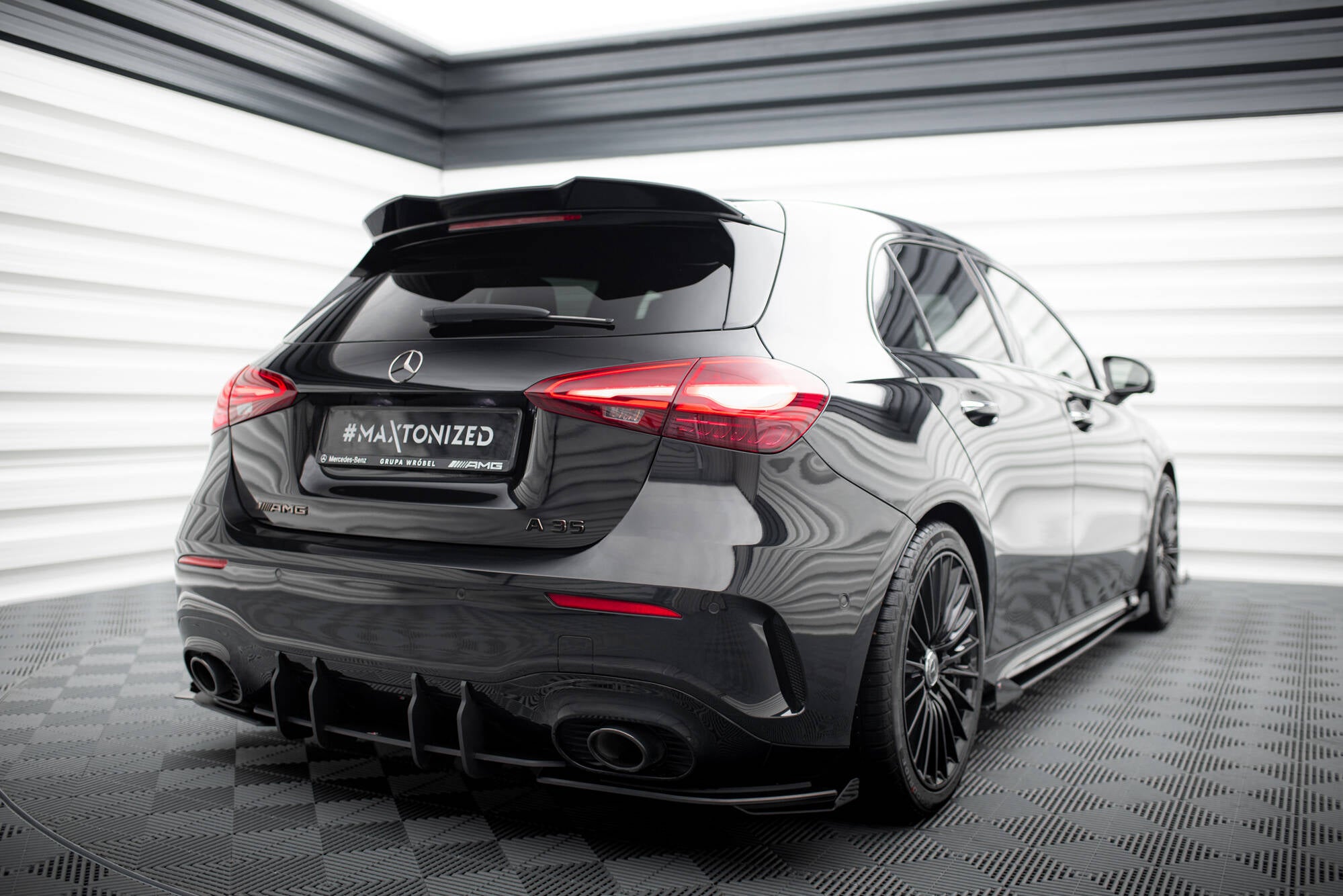Street pro rear side splitters + flaps mercedes-amg a35 hatchback w177