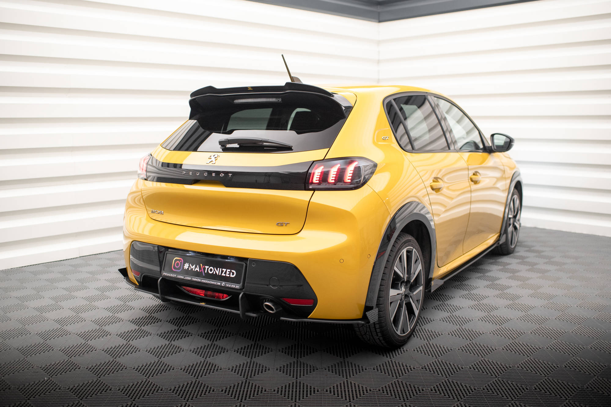 Street Pro TAKAA SIVUSTOMAT + FLAPS PEUGEOT 208 GT MK2