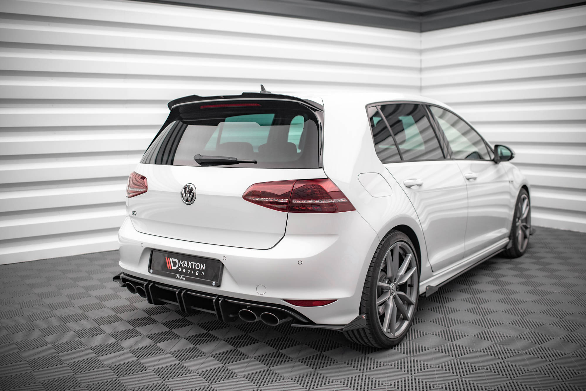 Street Pro TAKA -SIVUSTERIT + FLAPS Volkswagen Golf R MK7