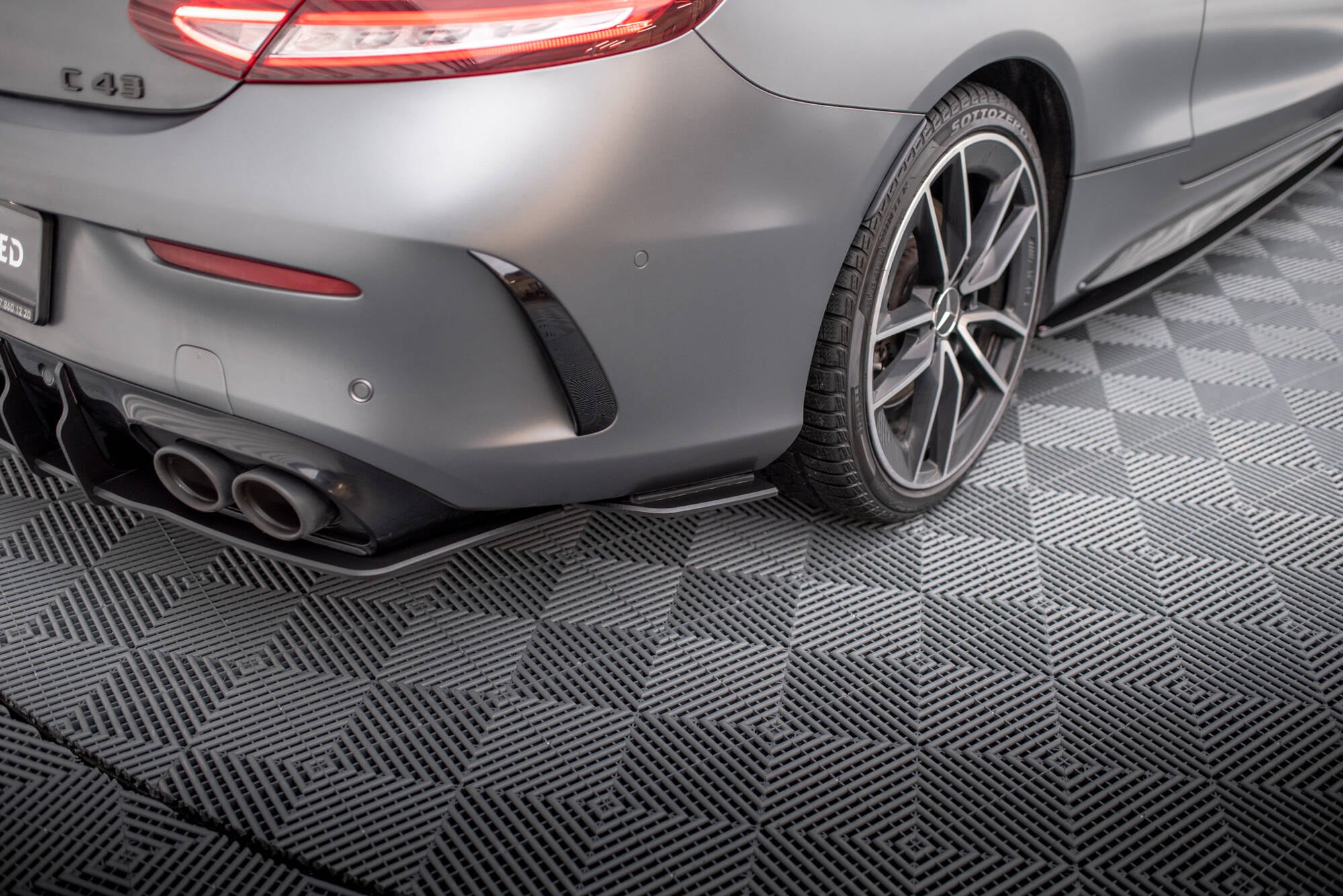 Street pro rear side splitters mercedes-amg c43 coupe / cabrio c205  facelift / a205 facelift