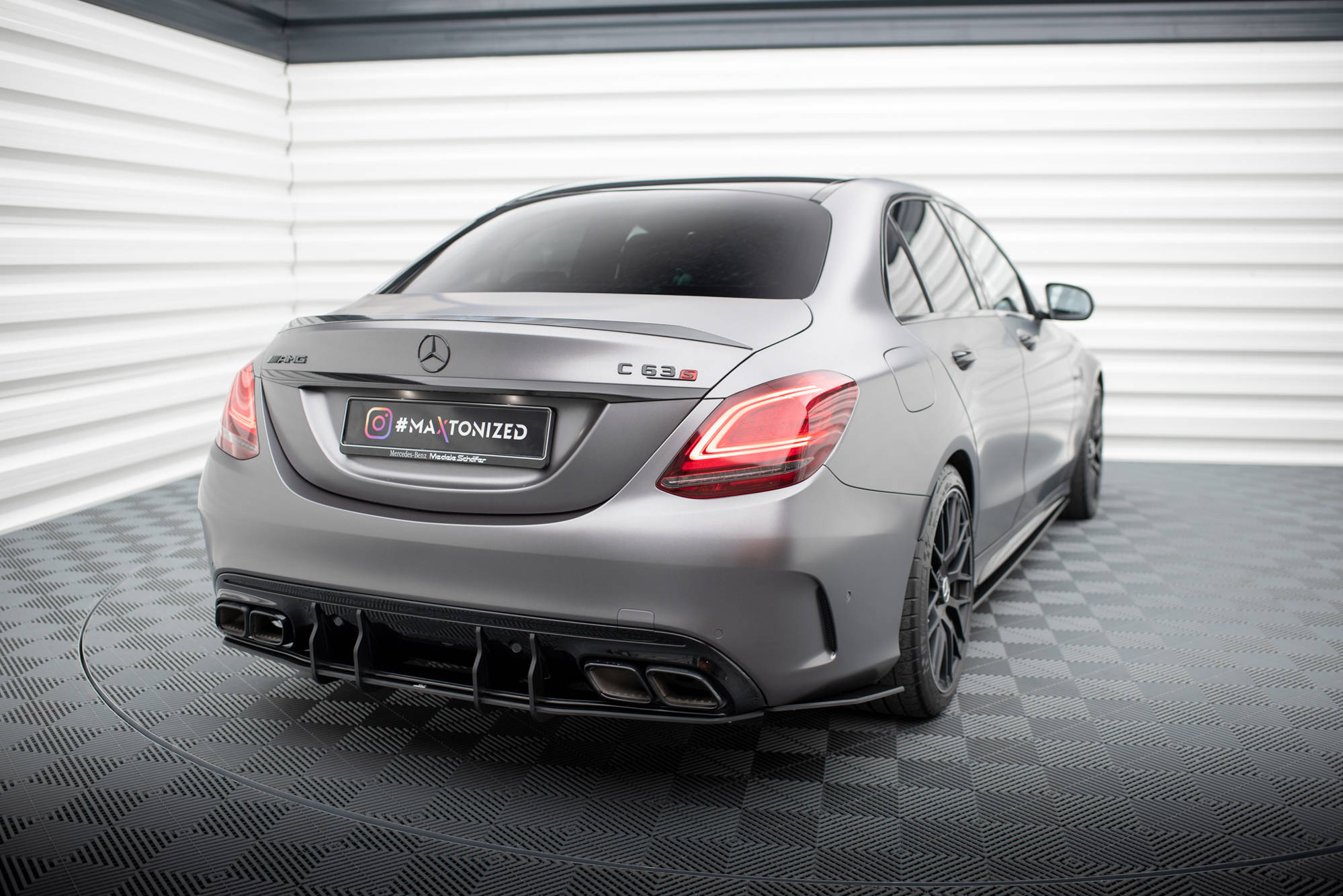 Street pro rear side splitters mercedes-amg c63 sedan / estate w205 facelift
