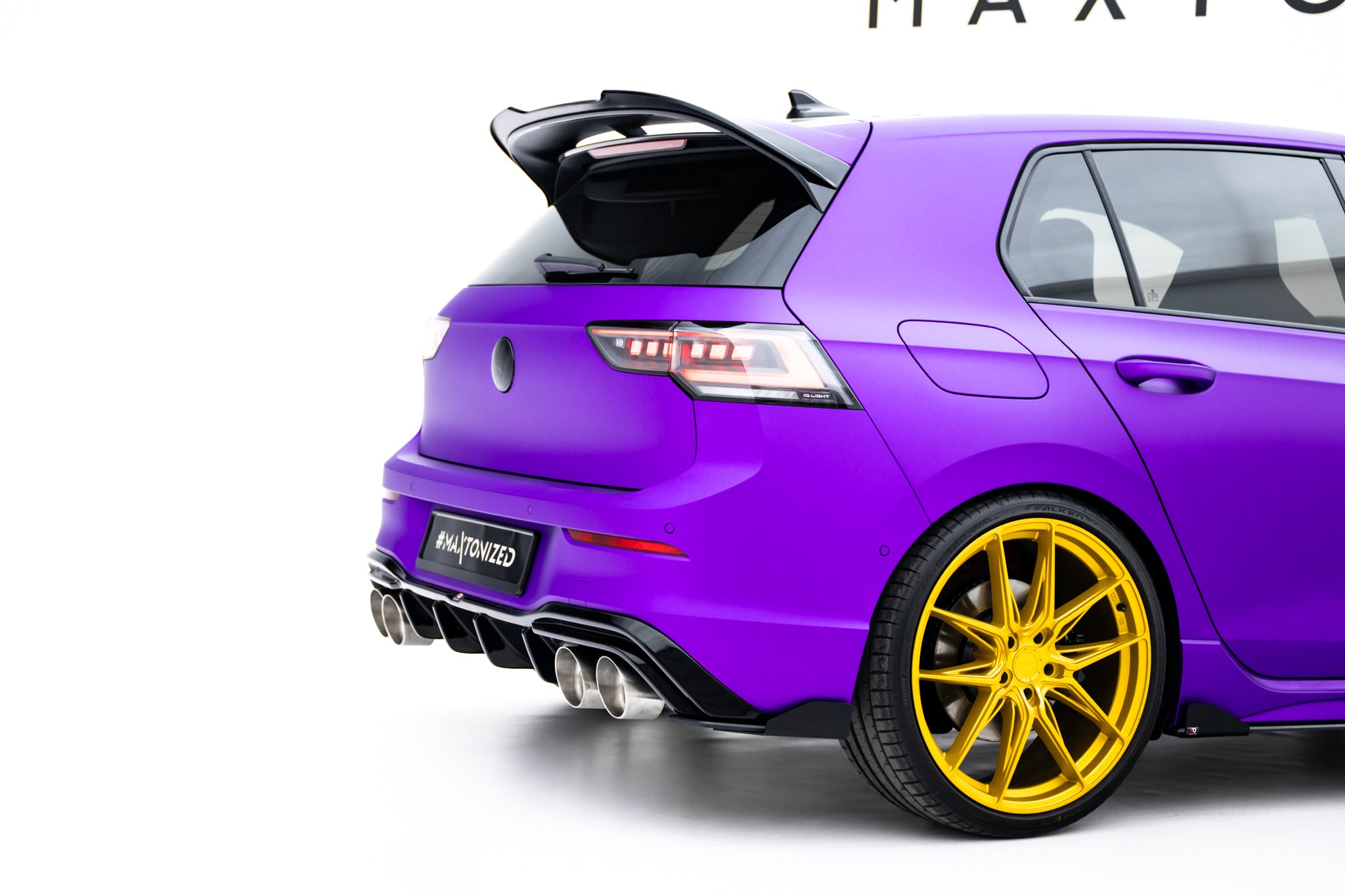 Street Pro takasplitterit v.2 + läpät v.2 Volkswagen Golf R mk8 / mk8 facelift