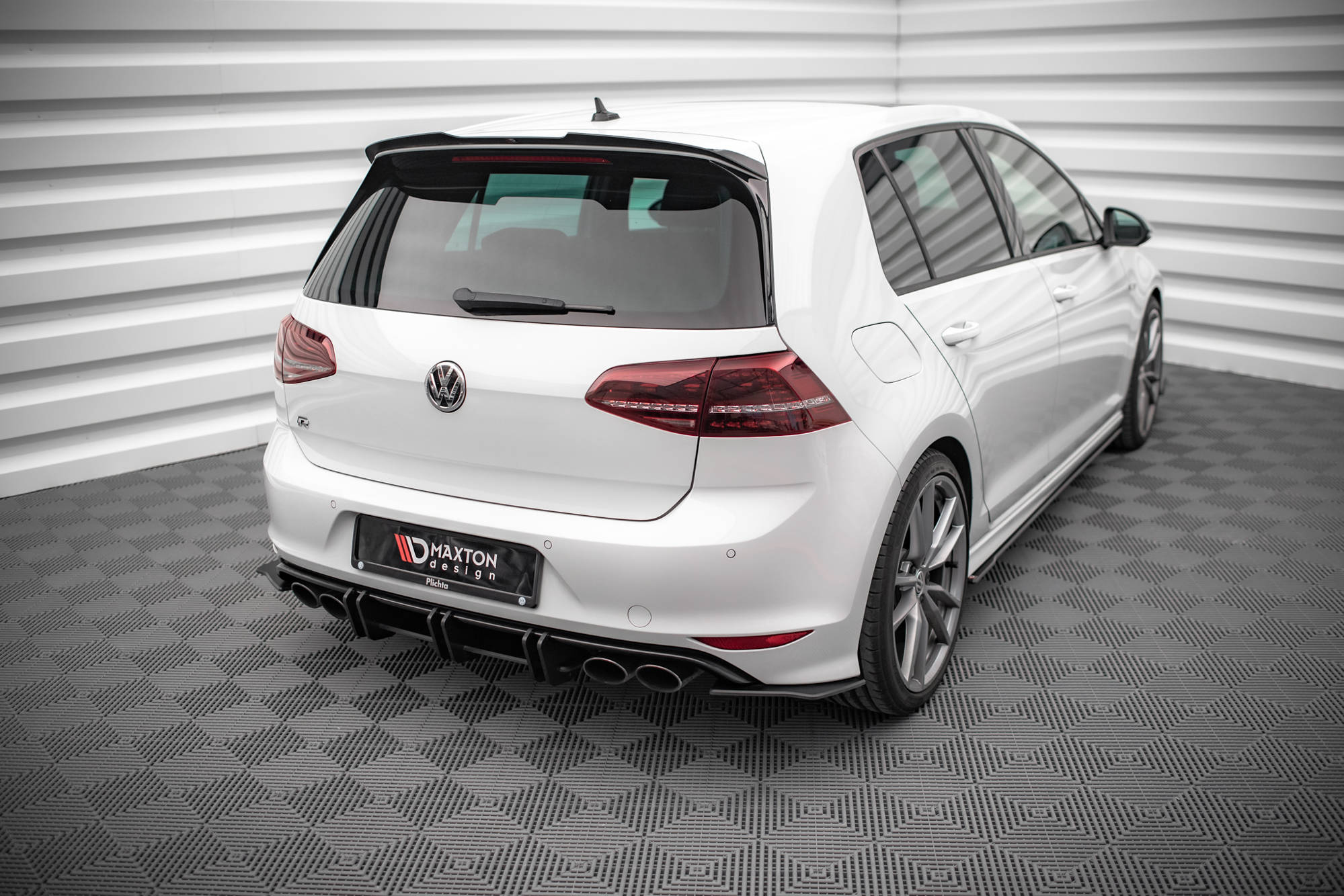 Street Pro TAKAA SIVUSTERIT VOLKSWAGEN GOLF R MK7
