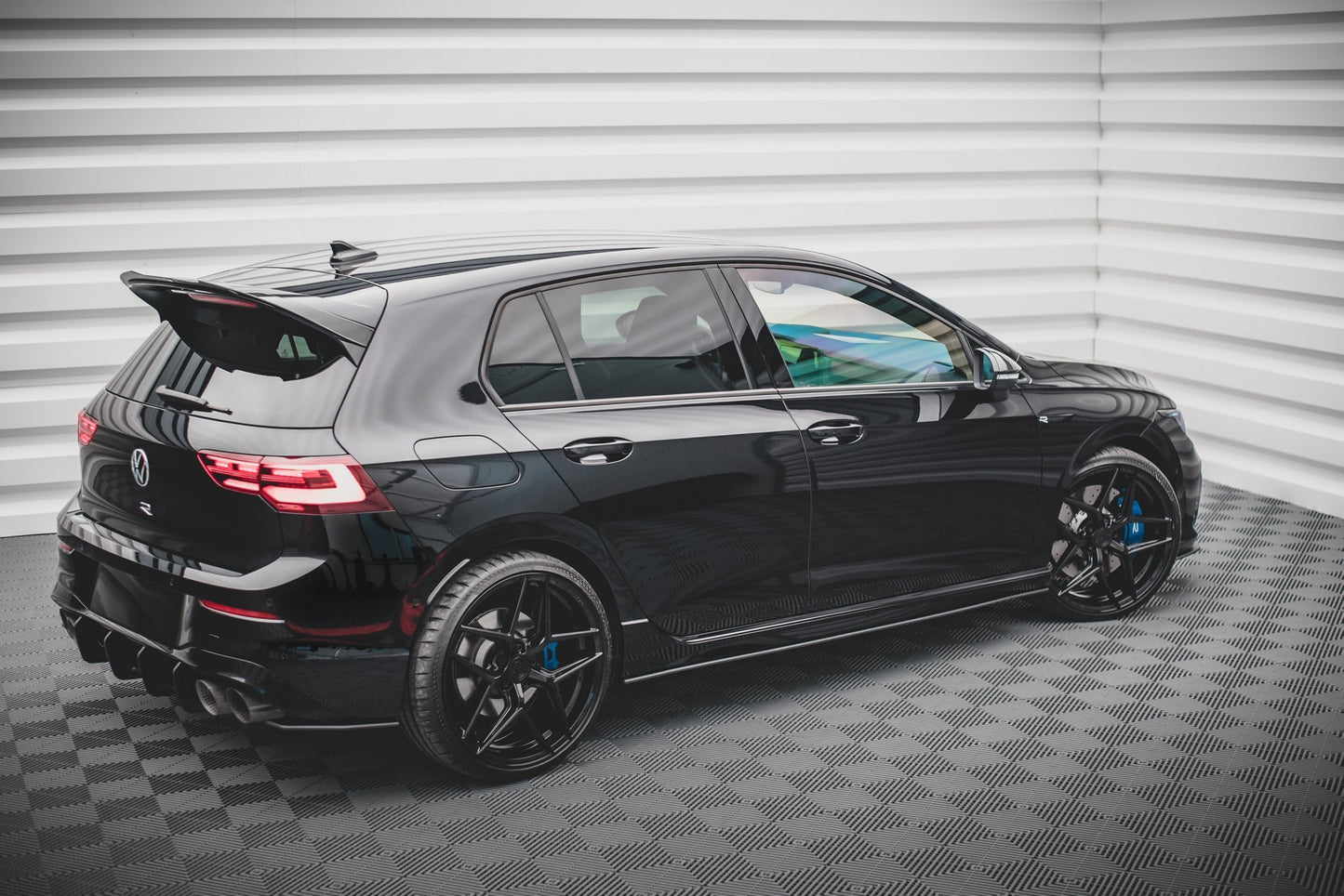 Street Pro TAKAA SIVUSTOMAT VOLKSWAGEN GOLF R MK8